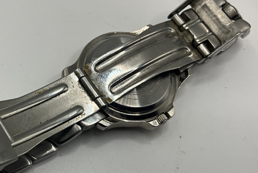 Vintage Guess Waterpro womens watch, light wear/use, looks sand runs good, nice