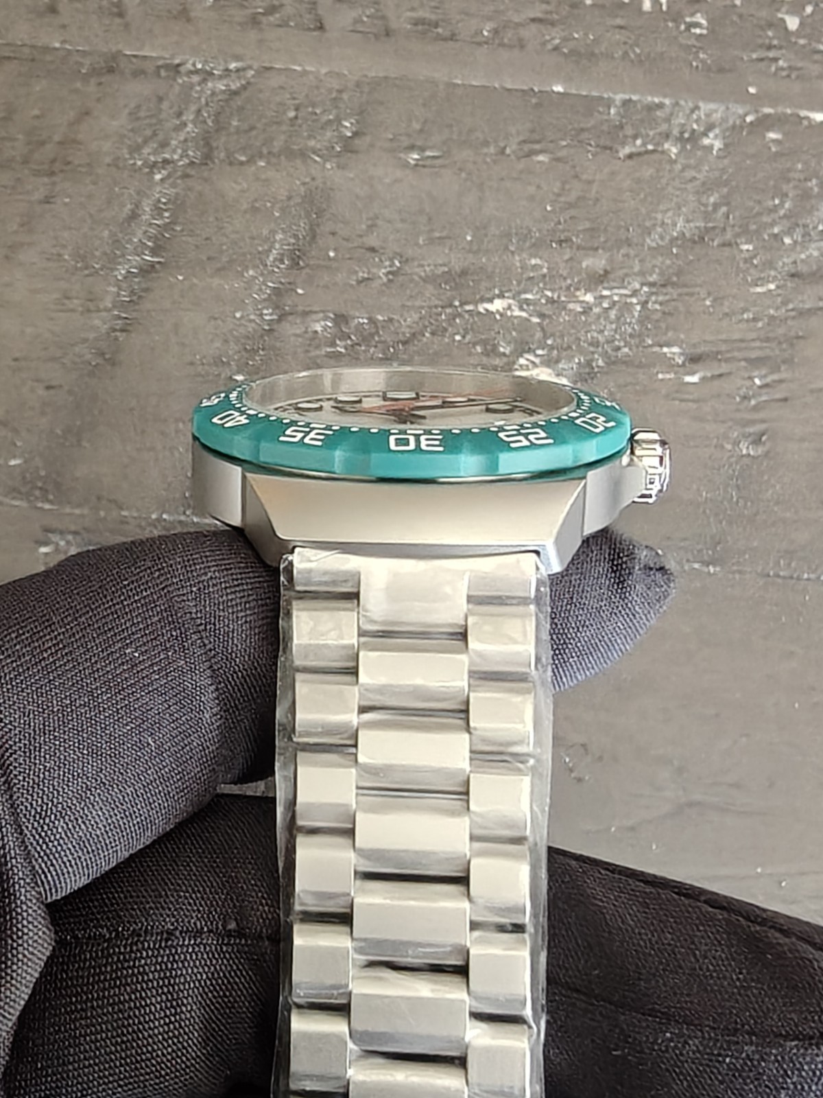 Tag Heuer F1 Solargraph 38mm WBY111E.BA0042 Steel Solar Quartz Watch Green