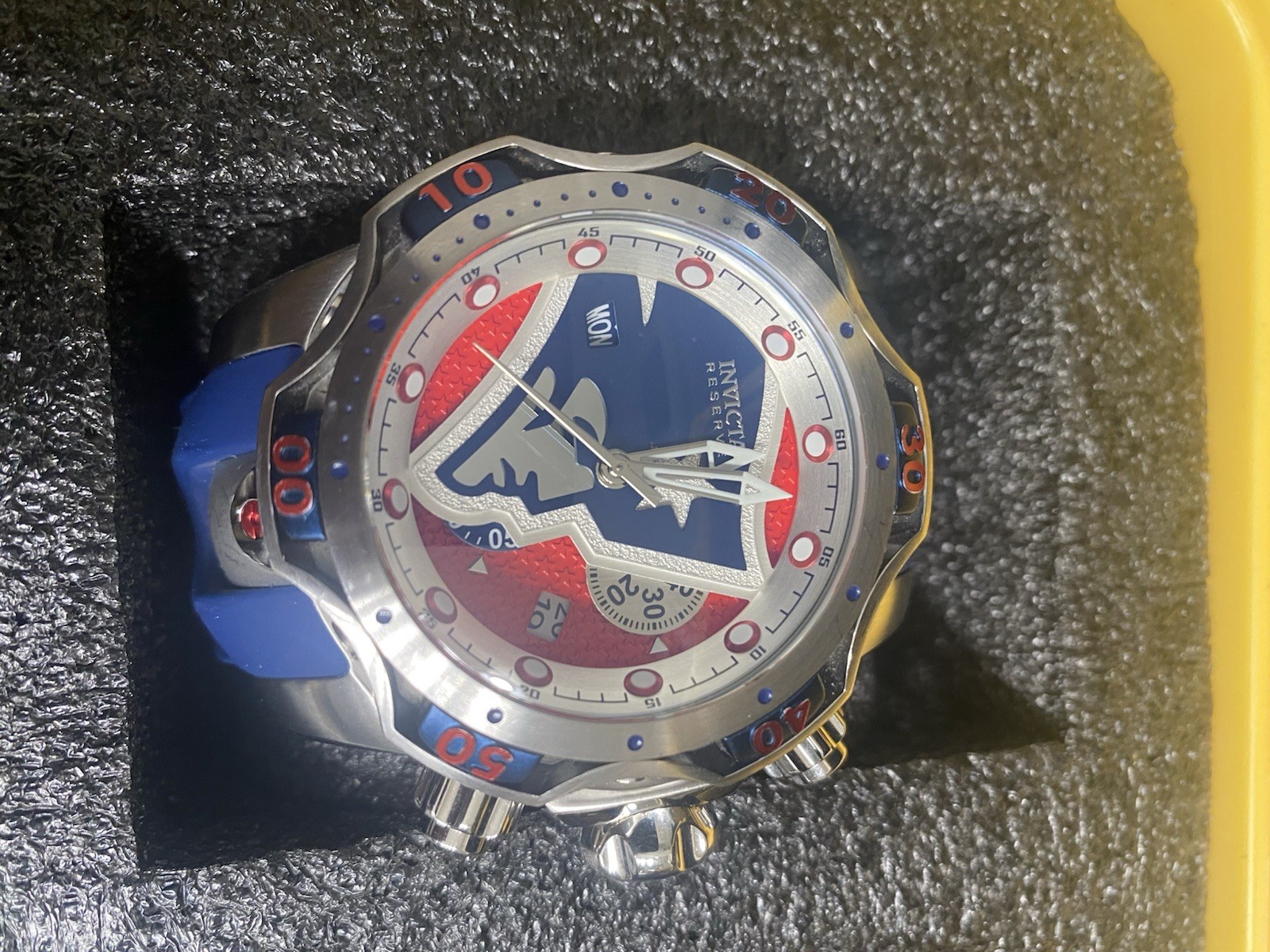 Invicta NFL New England Patriots Blue/Silver Men’s Watch – 33057