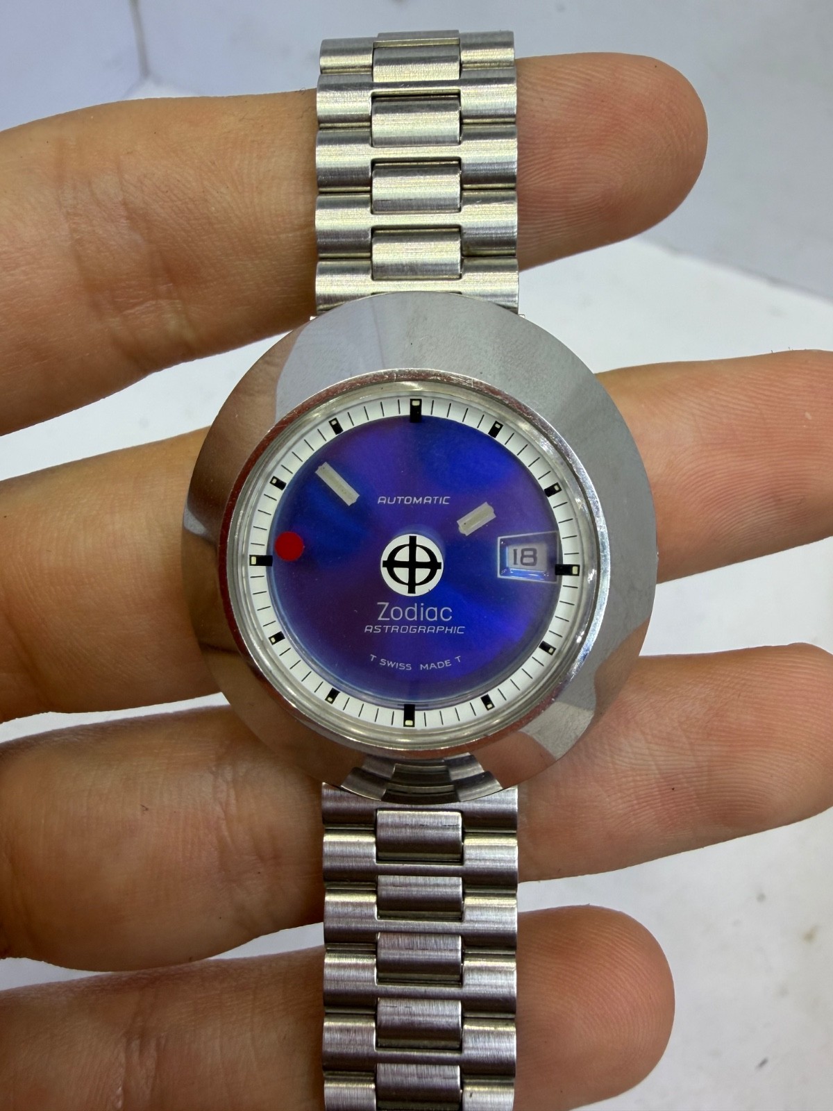 Incredible ladies mint condition Zodiac astrographic mystery dial