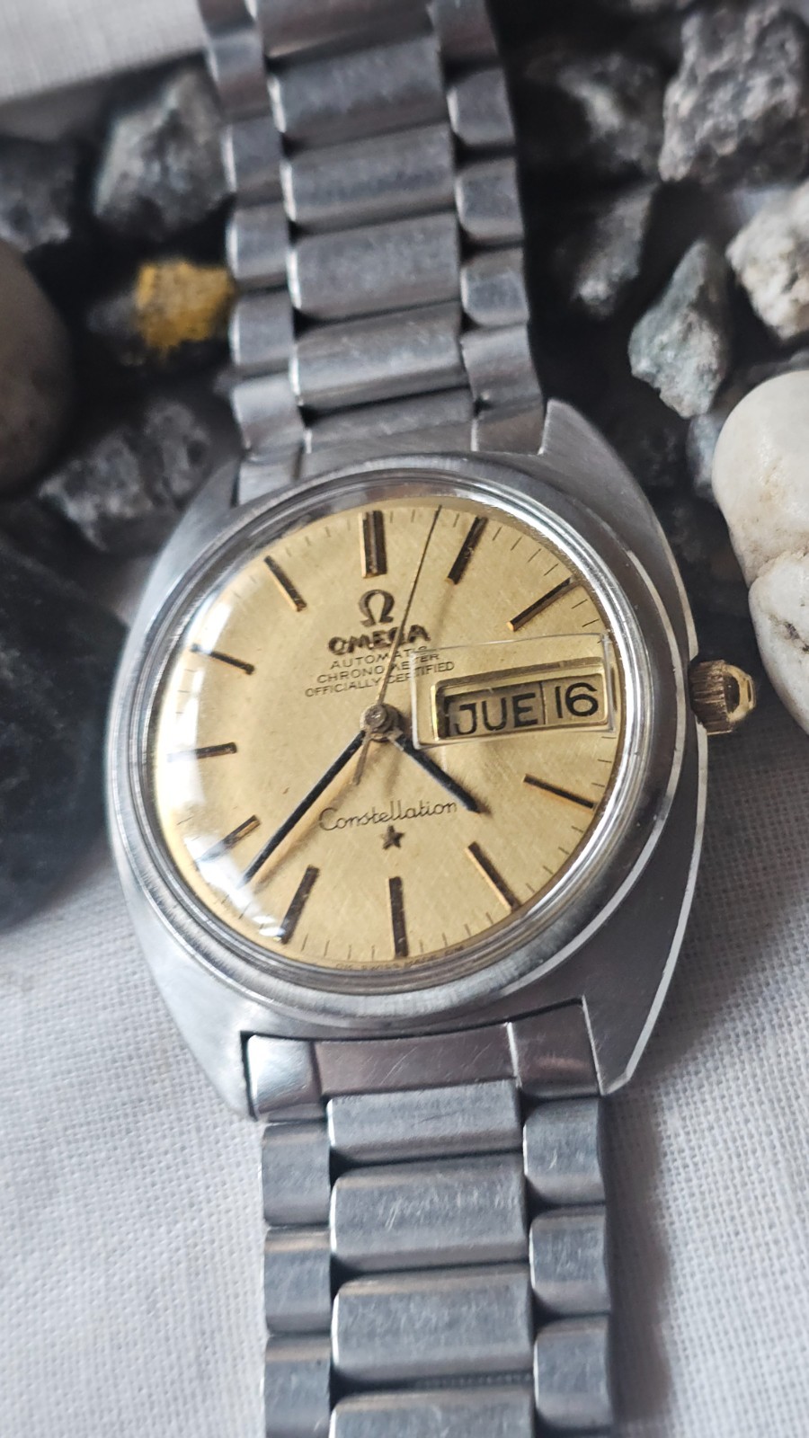 Vintage Omega Constellation Day-Date Gold Linen Dial Men’s Automatic Watch 1969