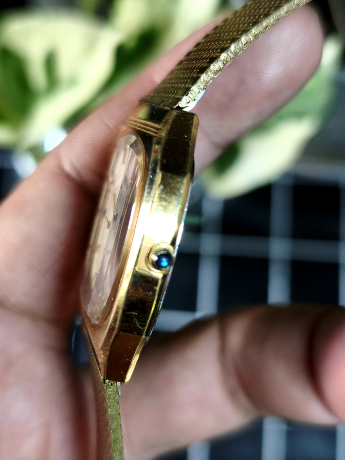 PLANTA GENET QUARTZ DRESS WATCH PG124 SWISS MOVEMENT CABOCHON CROWN MESH BAND