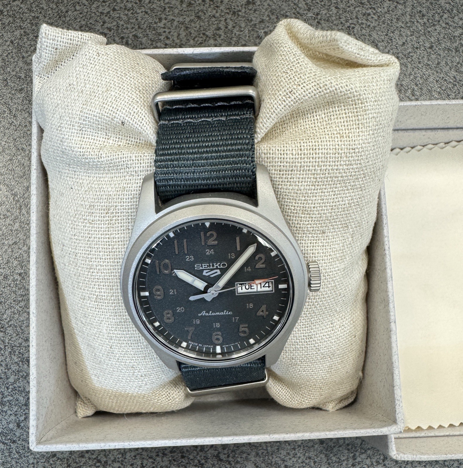 Seiko 5 Automatic Watch Day Date grey dial Nylon Band SRPG31 Made In Japan New