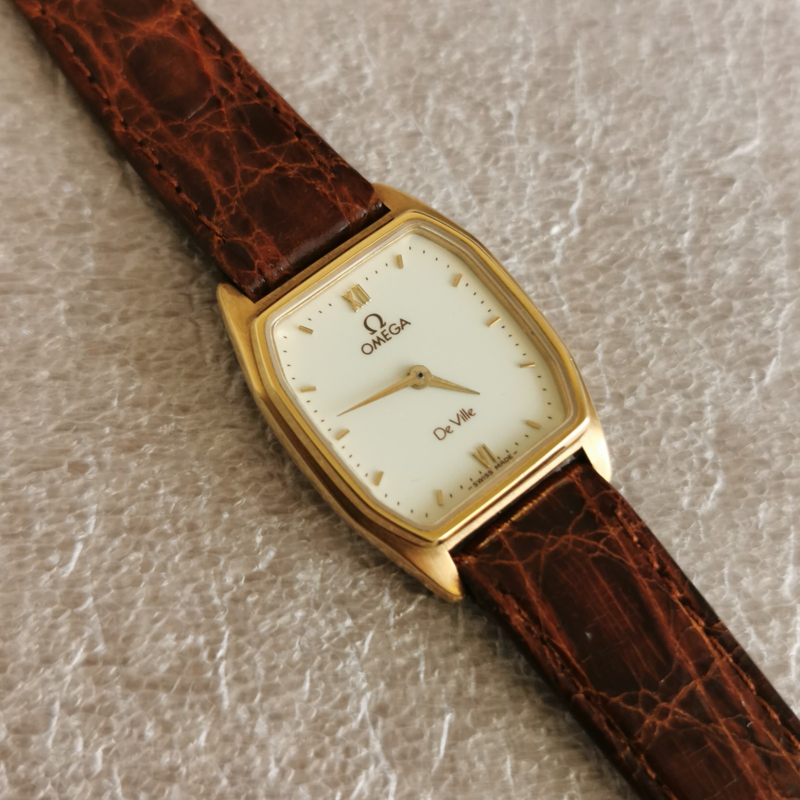 Vintage Omega De Ville NOS Lady cal. 1367 – not working for parts