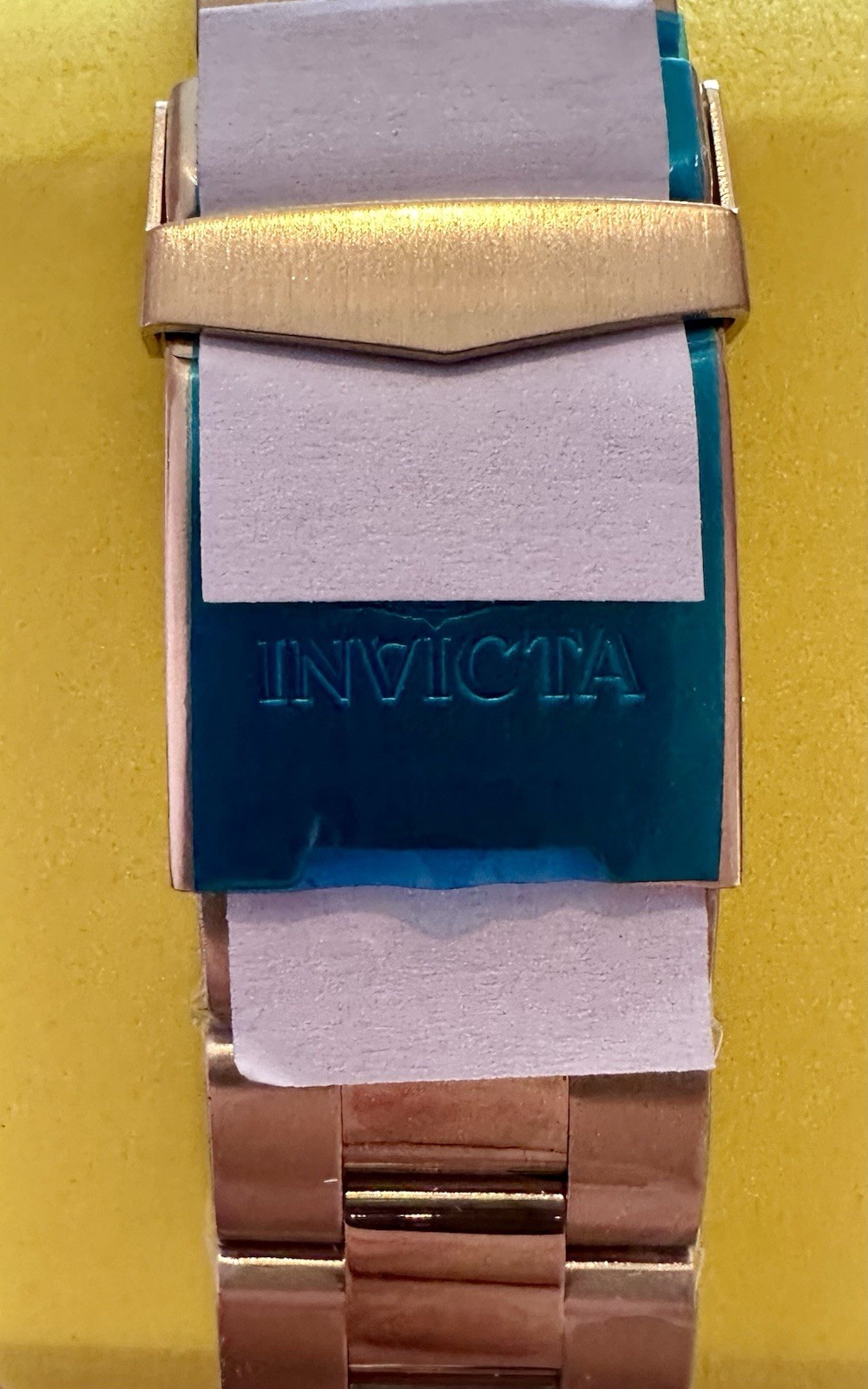 Invicta Pro Diver Currentwave Men’s Watch – 43mm. Gold/Black, Quartz, 100m WR ⚓️