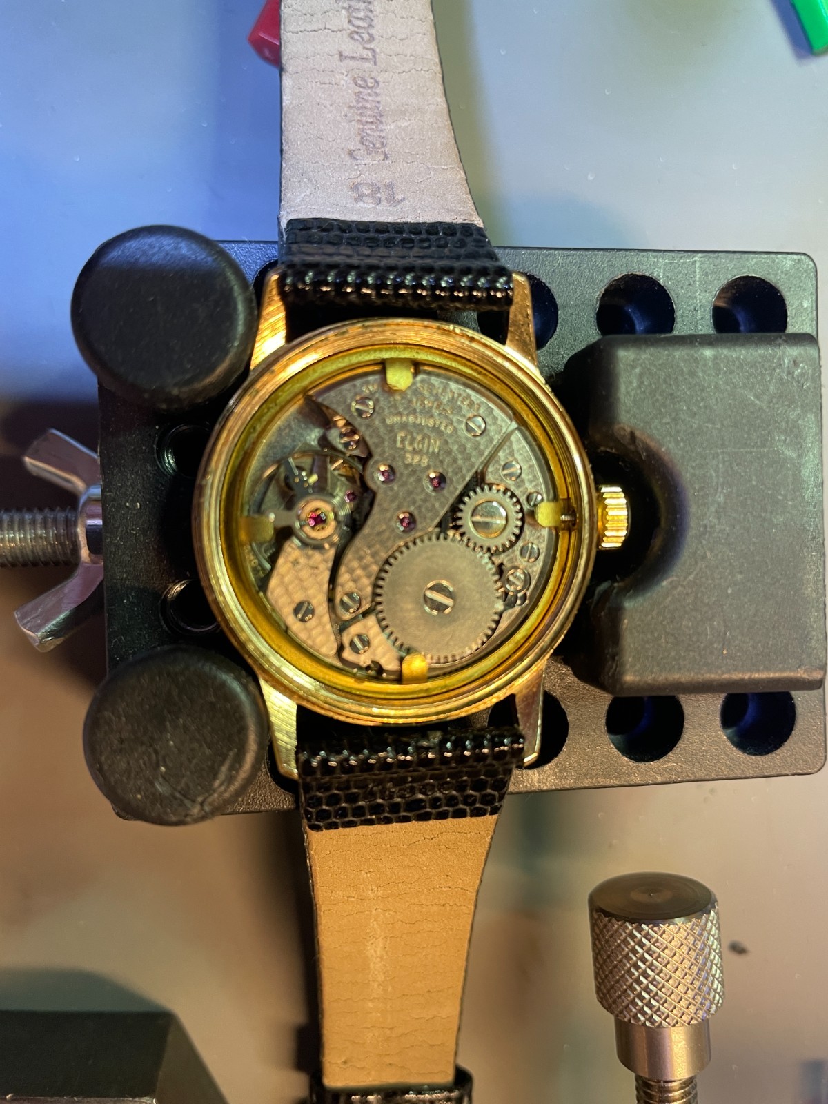 Vintage 1960s Elgin 328 Ref 4974 Date Men’s Watch 17J Manual Wind Swiss