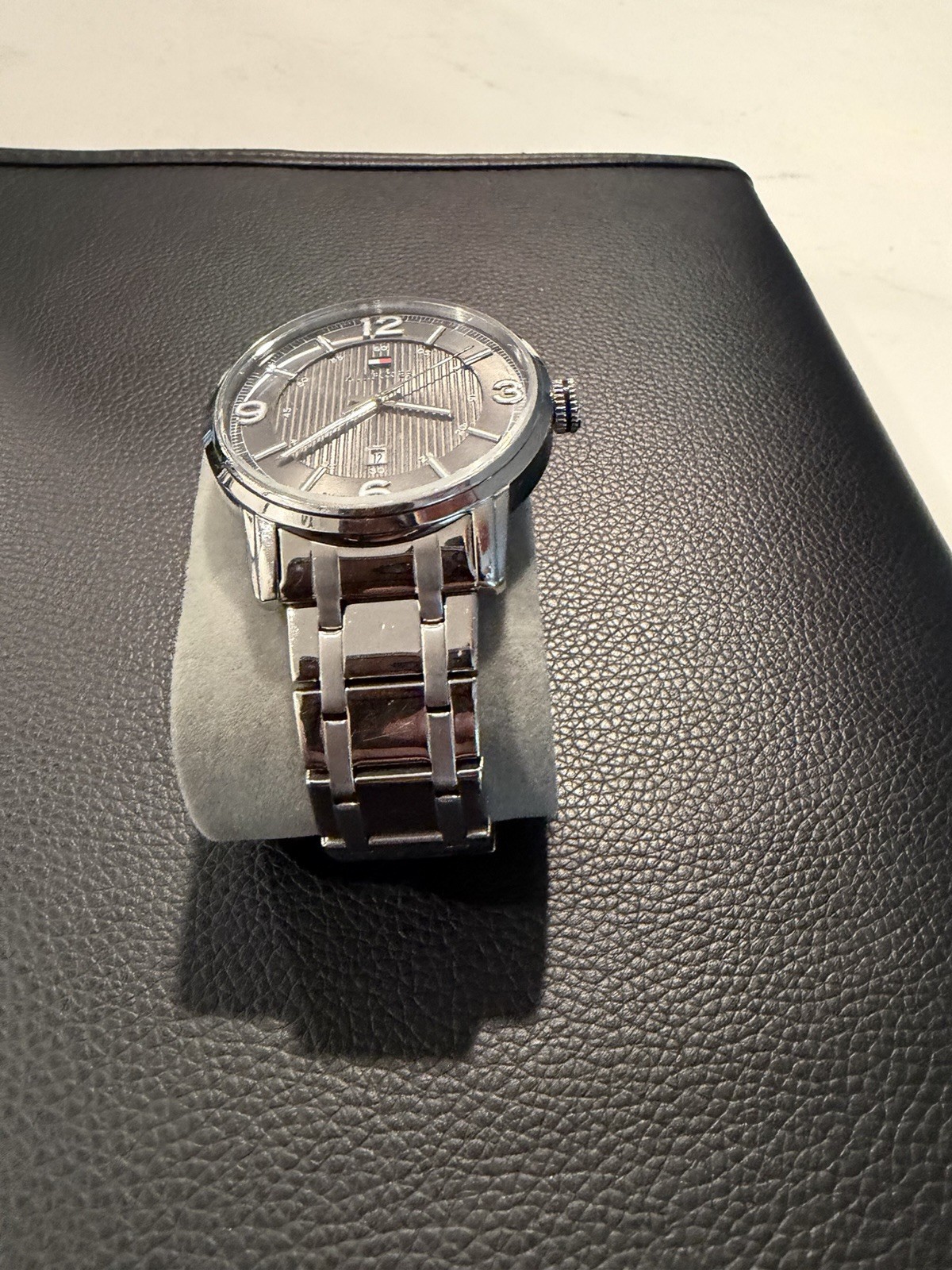 Tommy Hilfiger Men’s Quartz Watch 44mm Gray Dial Silver Bracelet Date 50m