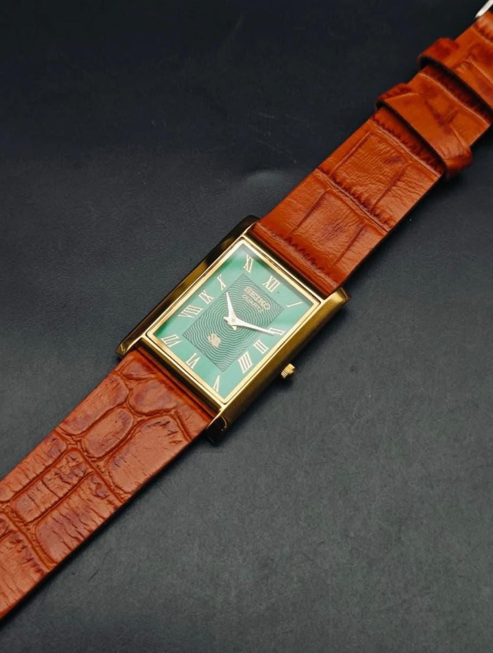 Vintage Seiko Slim Quartz Men’s Wrist Watch With Free DDP Shipping