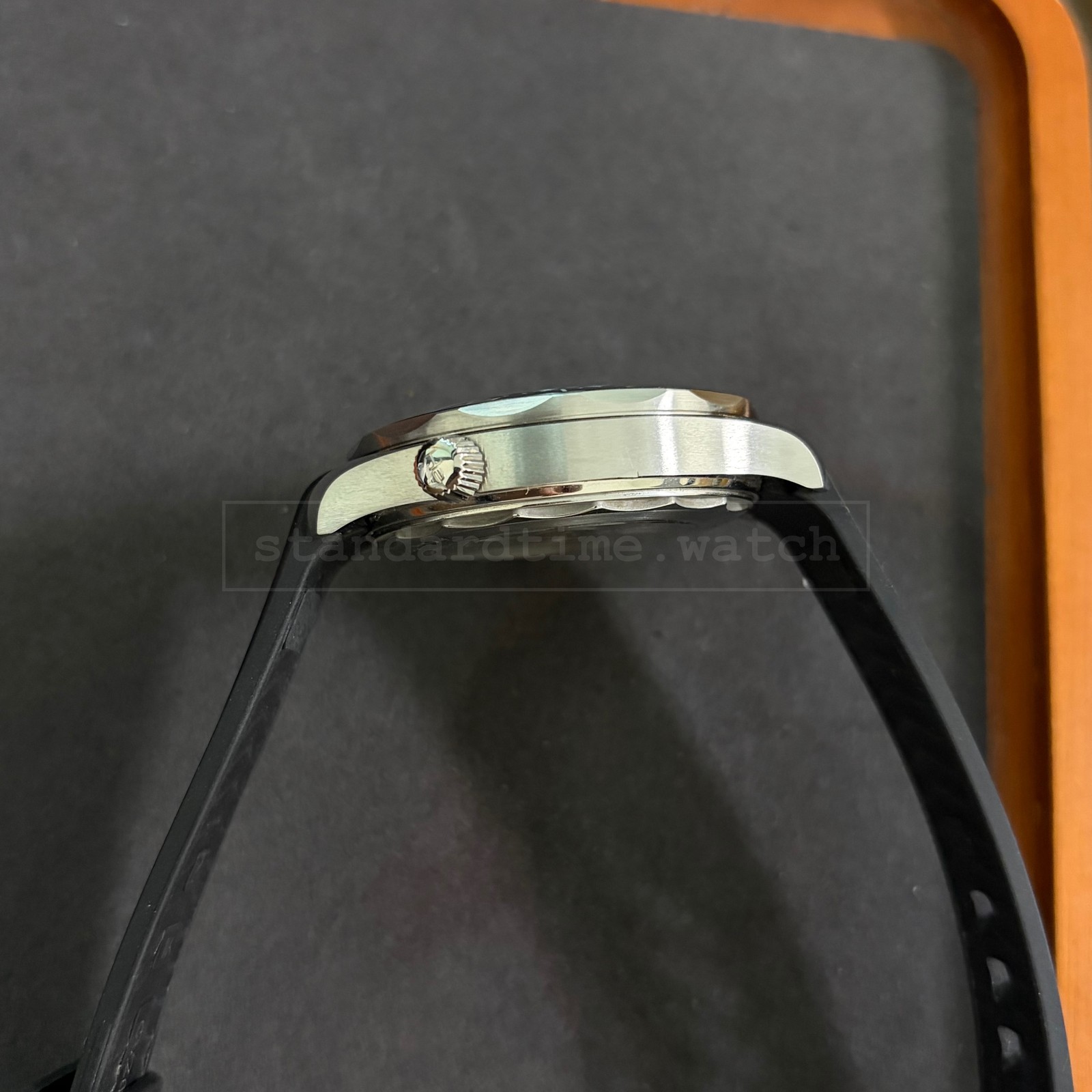 Omega Seamaster Diver 300 M Full Set +Rubber 210.30.42.20.04.001 210.30.42.20.04