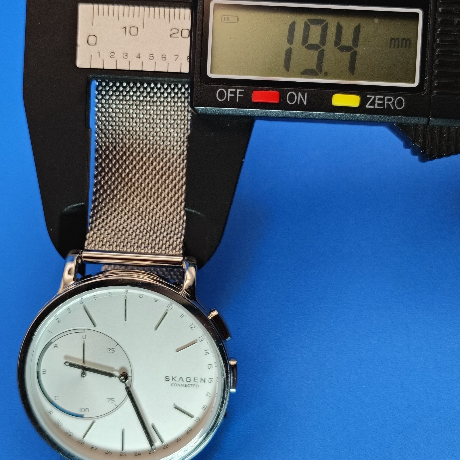 Retro 2017 Skagen Connect Hybrid Quartz Mens 42mm SMRT Watch W/ App Full Set