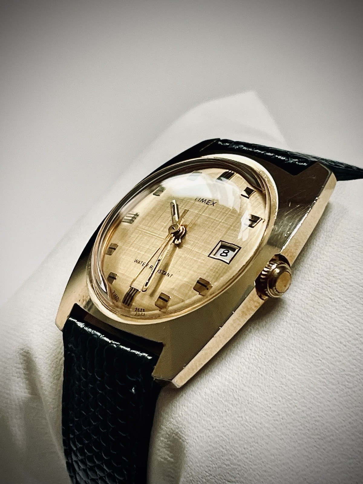 Vintage Timex Calendar Men’s Watch -23660 2573 – Linen Dial Gold Tone – Running!