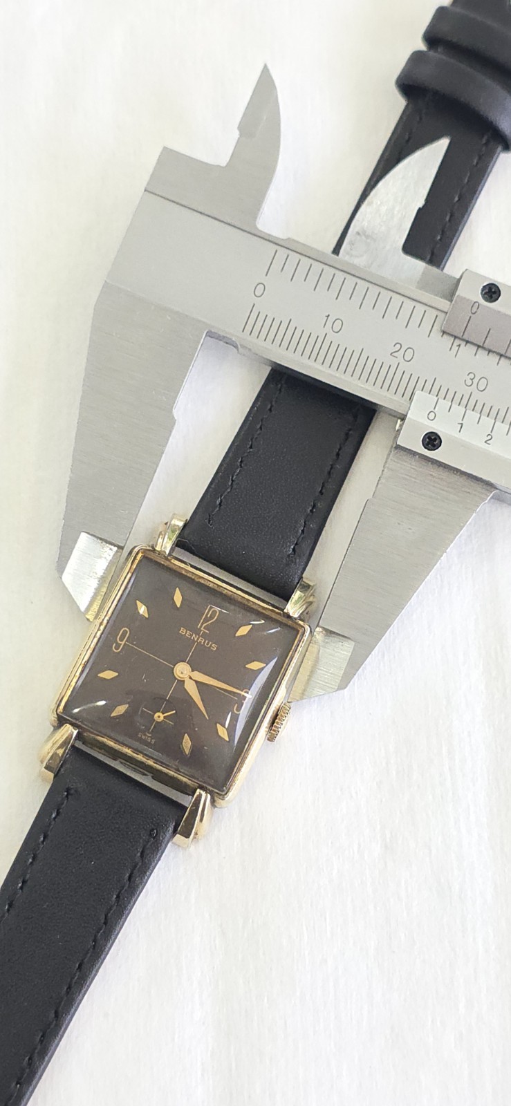 Vintage Benrus Crosshair Brown Dial Cal DM21 Men’s 26mm Wind Up Tank Watch