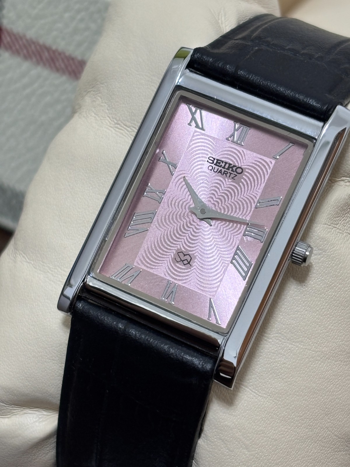 Vintage Classic Seiko Slim Men’s Leather Strap Wrist watch