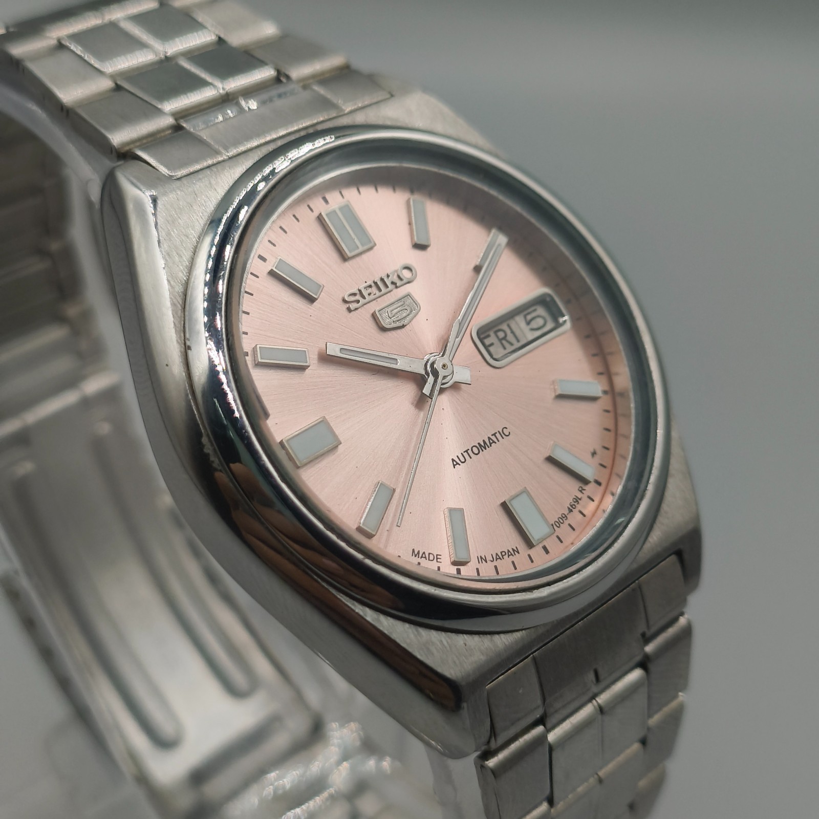Vintage Seiko 5 Automatic 7009 Mens Watch Light Orange Dial 37 mm Day Date Japan