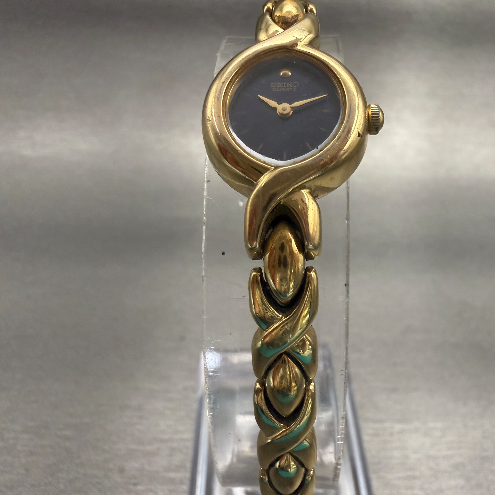 Seiko Watch Women 16mm Blue Dial Gold Tone Oval 1F20-5H79 Vintage New Battery