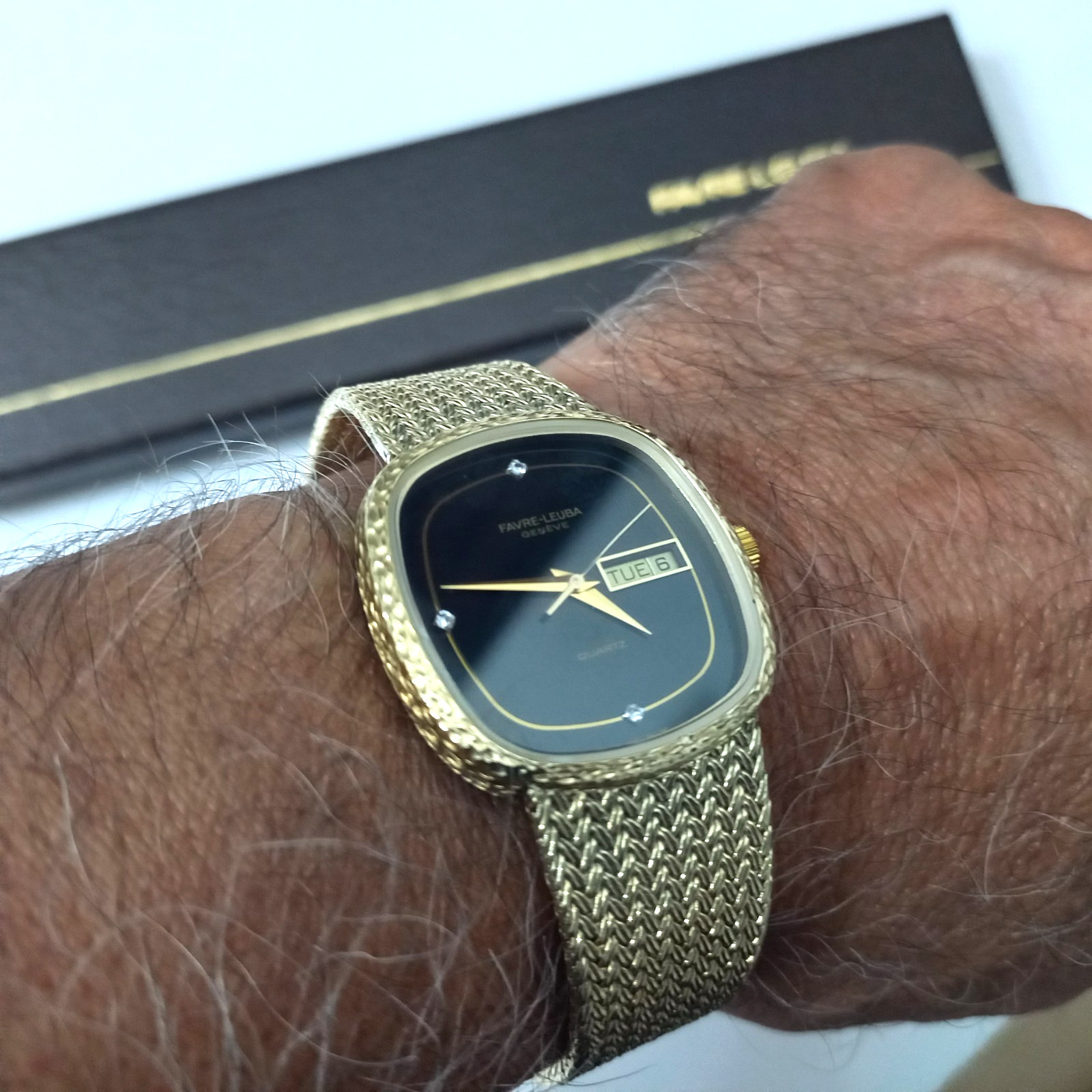 Elegant 1980’s Favre Leuba Quartz Gents Luxury Watch + Integrated Bracelet Dress