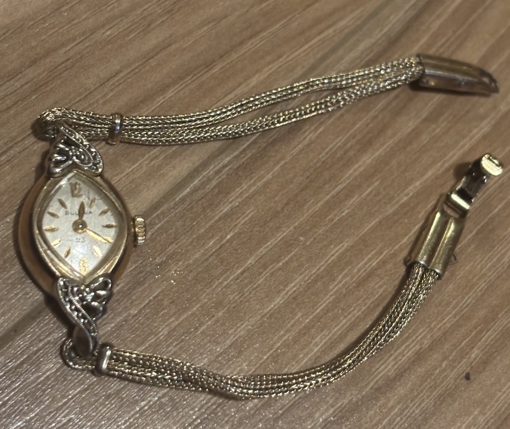 Bulova Women’s Vintage 1969 Manual Wind Oval Gold Plated Bracelet Watch