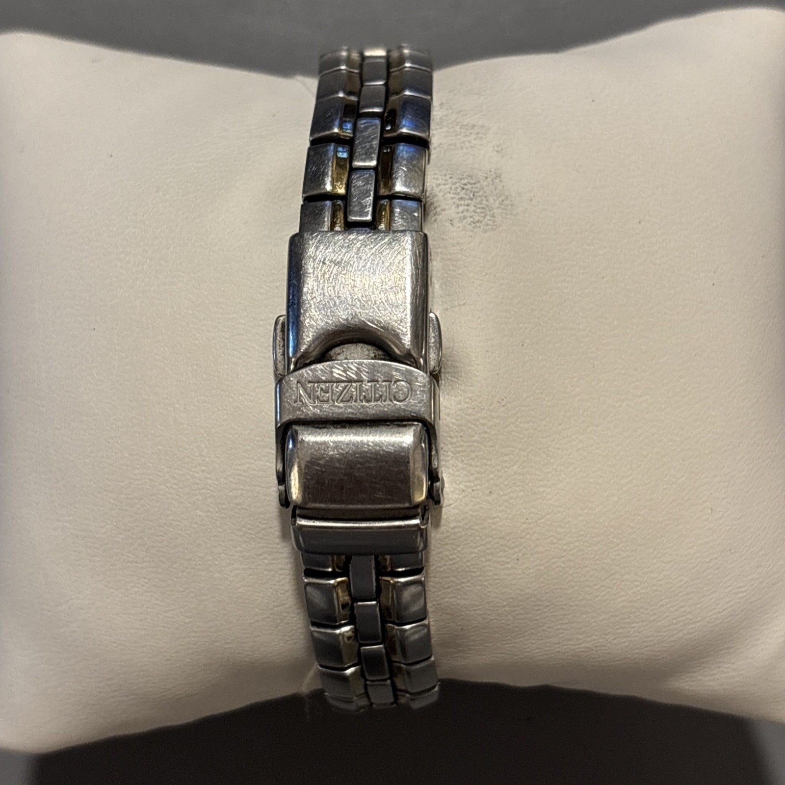 Citizen Eco-Drive Solar Analog Watch E011-K15711 Stainless Black WR 100m – Works