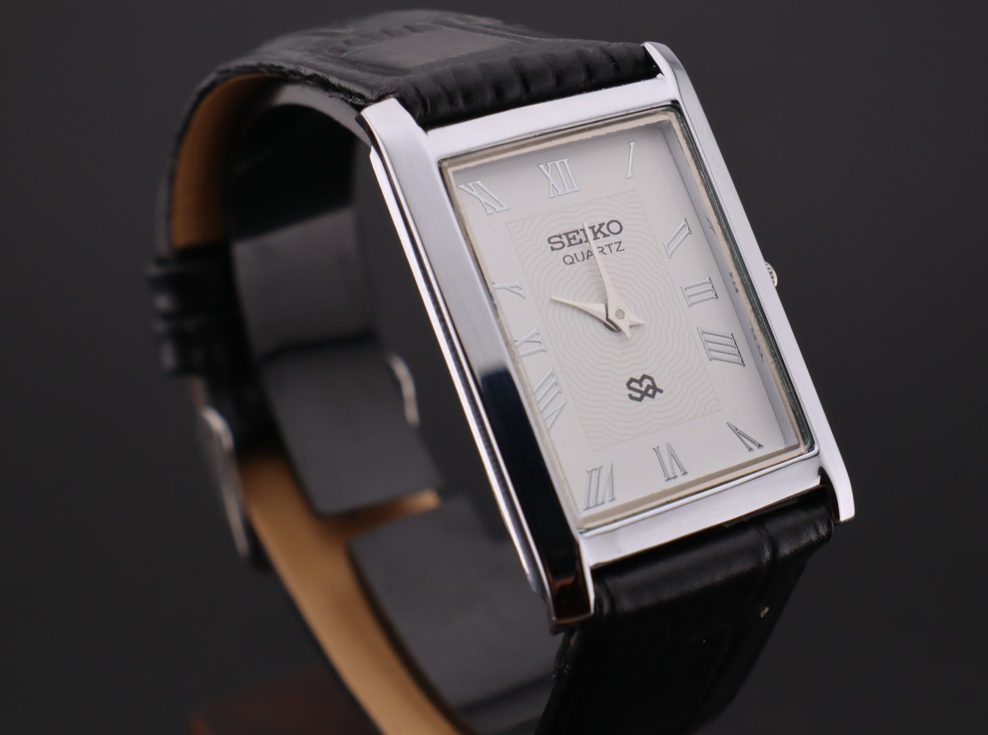 Vintage Seiko Slim White Dial Gentlemen’s Quartz Wrist Watch – FREE SHIPPING