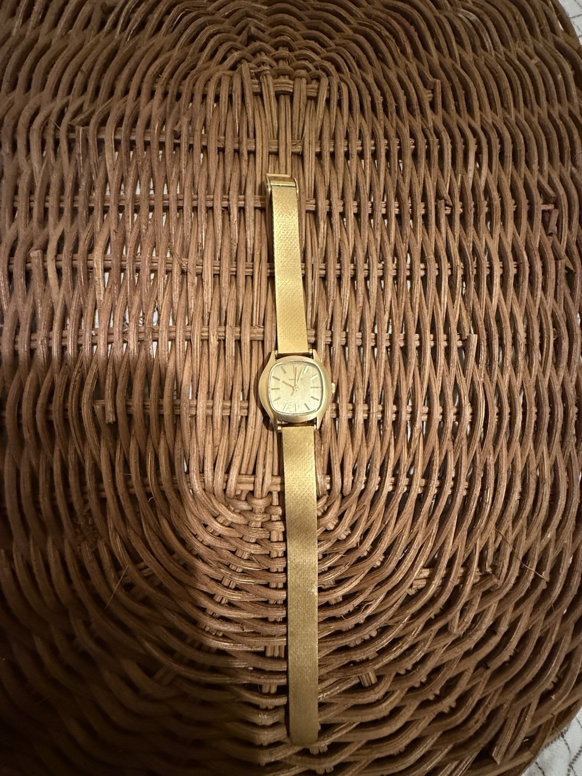 Vintage Sandoz Swiss Mechanical Watch 17 Jewels AS1902 Gold Plated 20 Microns