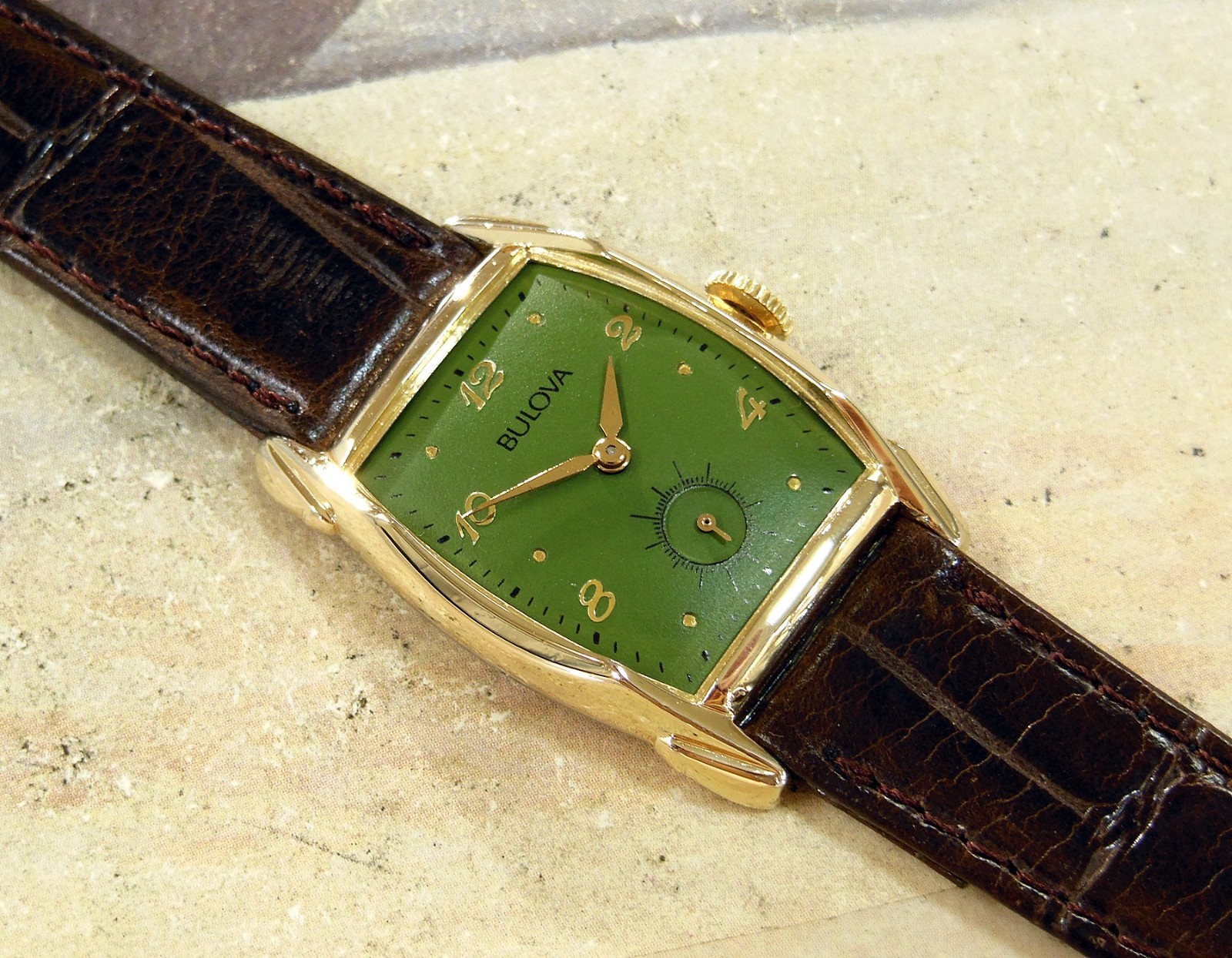 1951 Vintage BULOVA Fancy Case, Stunning GREEN Dial, Serviced & Warranty