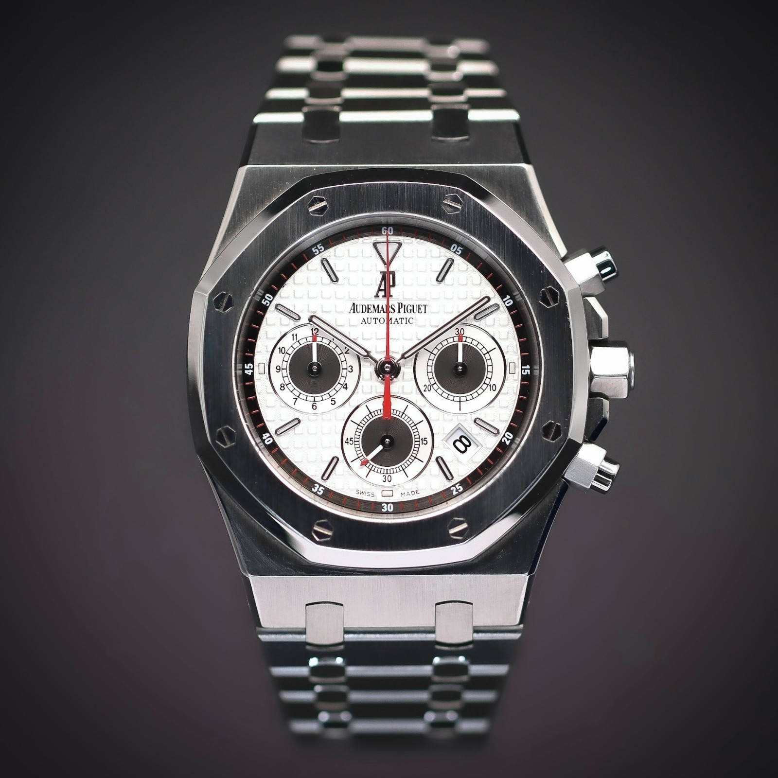 AUDEMARS PIGUET Royal Oak Chronograph 39 | “Panda” | Ref. 26300ST.OO.1110ST.06 |