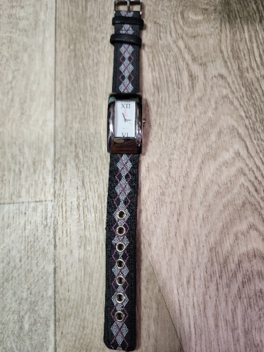Breast Cancer Awareness Pink Ribbon Tank Style Ladies Watch New Battery