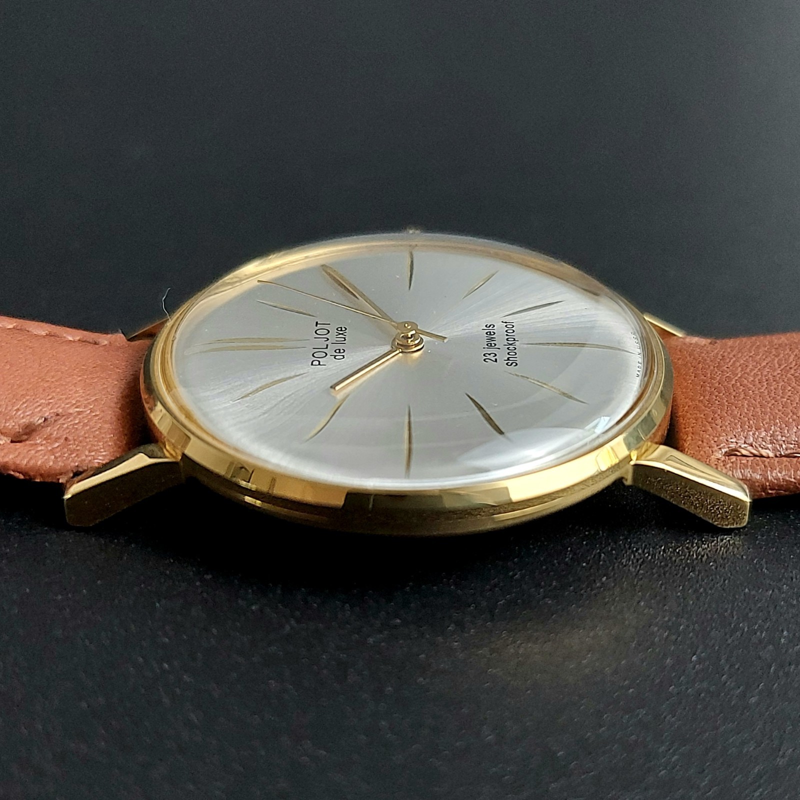 NOS Poljot De LUXE Ultra Slim 23 Jewels 2209 Soviet Vintage Men’s Wristwatch