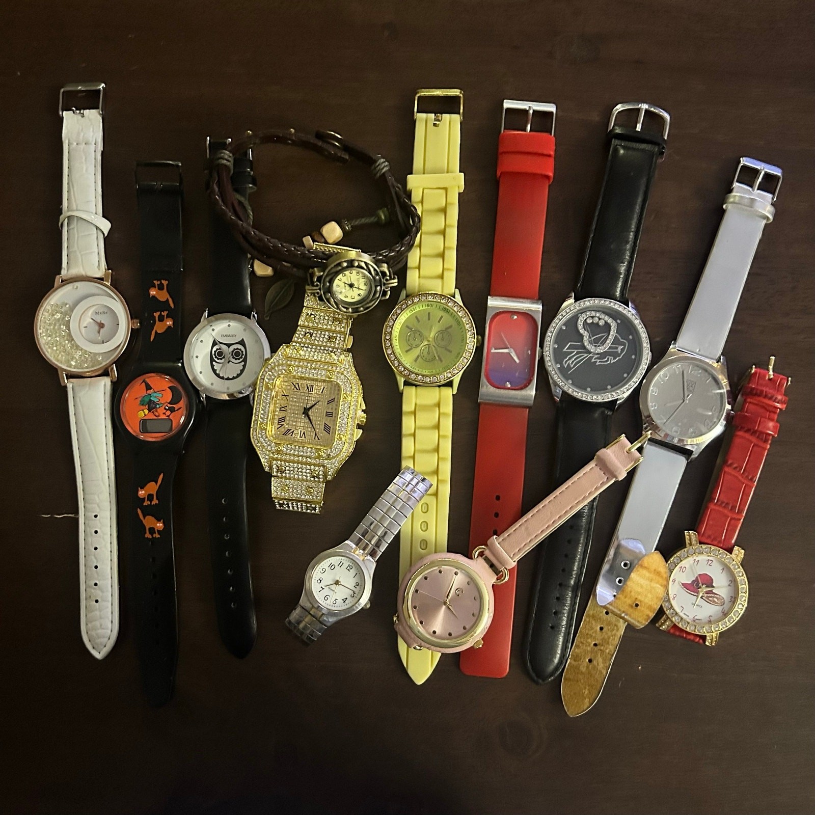 Assorted Watches Used Not Working For Parts Or Pieces lot 1