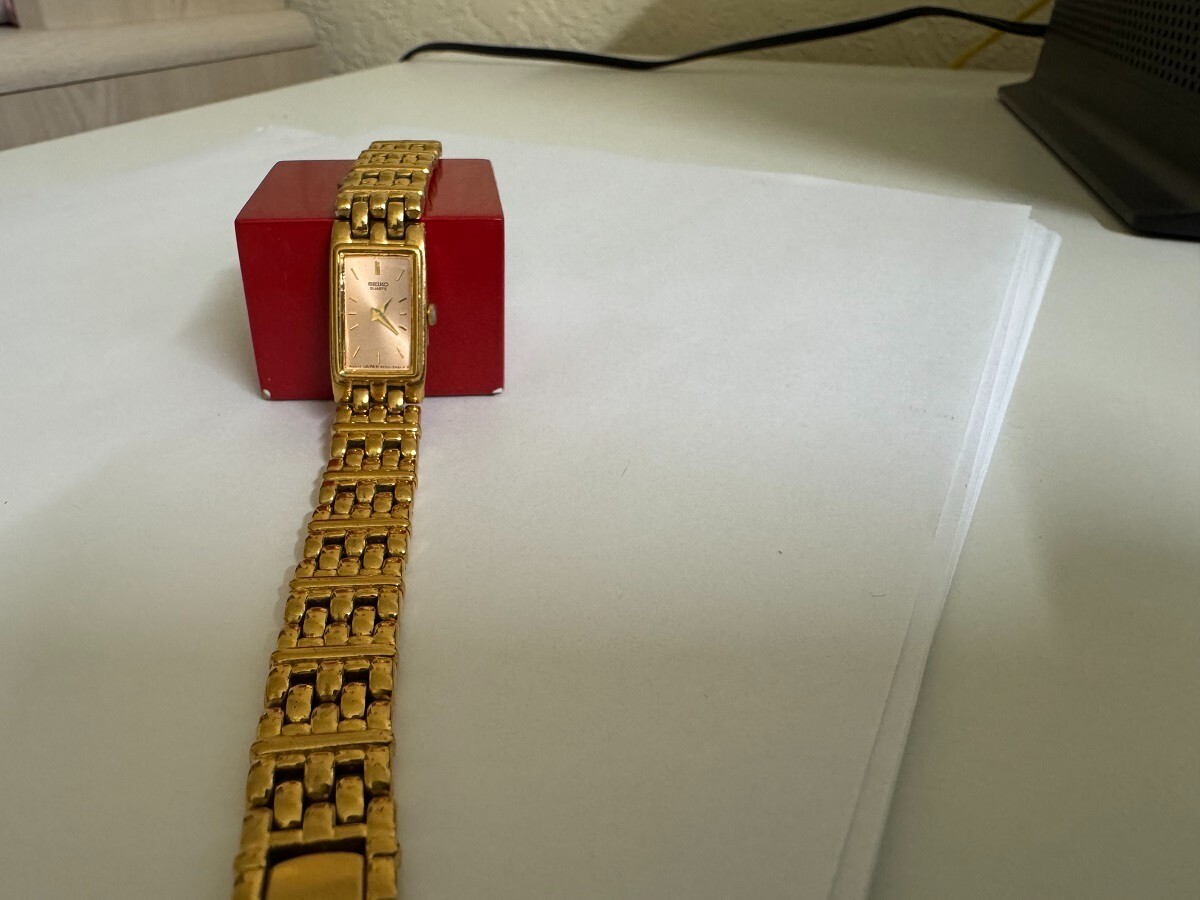 Vintage Seiko 2E20 Petite Yellow Gold Tone Small Tank PINK DIAL watch 13.5mm