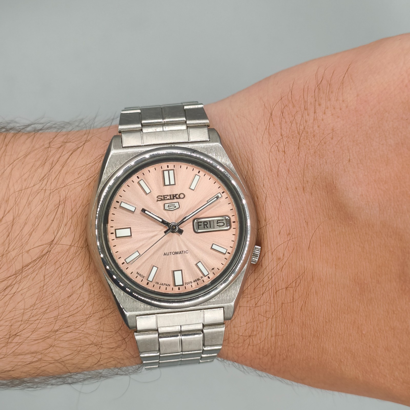 Vintage Seiko 5 Automatic 7009 Mens Watch Light Orange Dial 37 mm Day Date Japan
