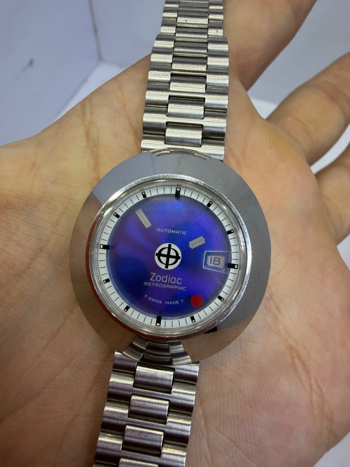 Incredible ladies mint condition Zodiac astrographic mystery dial