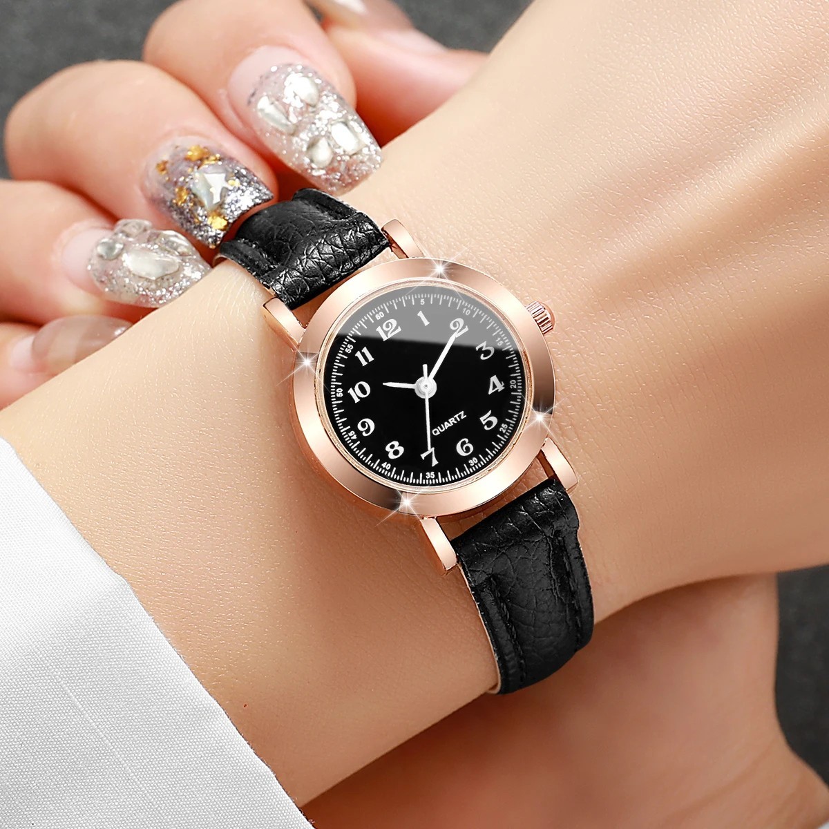 Fashion Small Dial Women’s Watch – Simple Leather Band, Analog Quartz Wristwatch