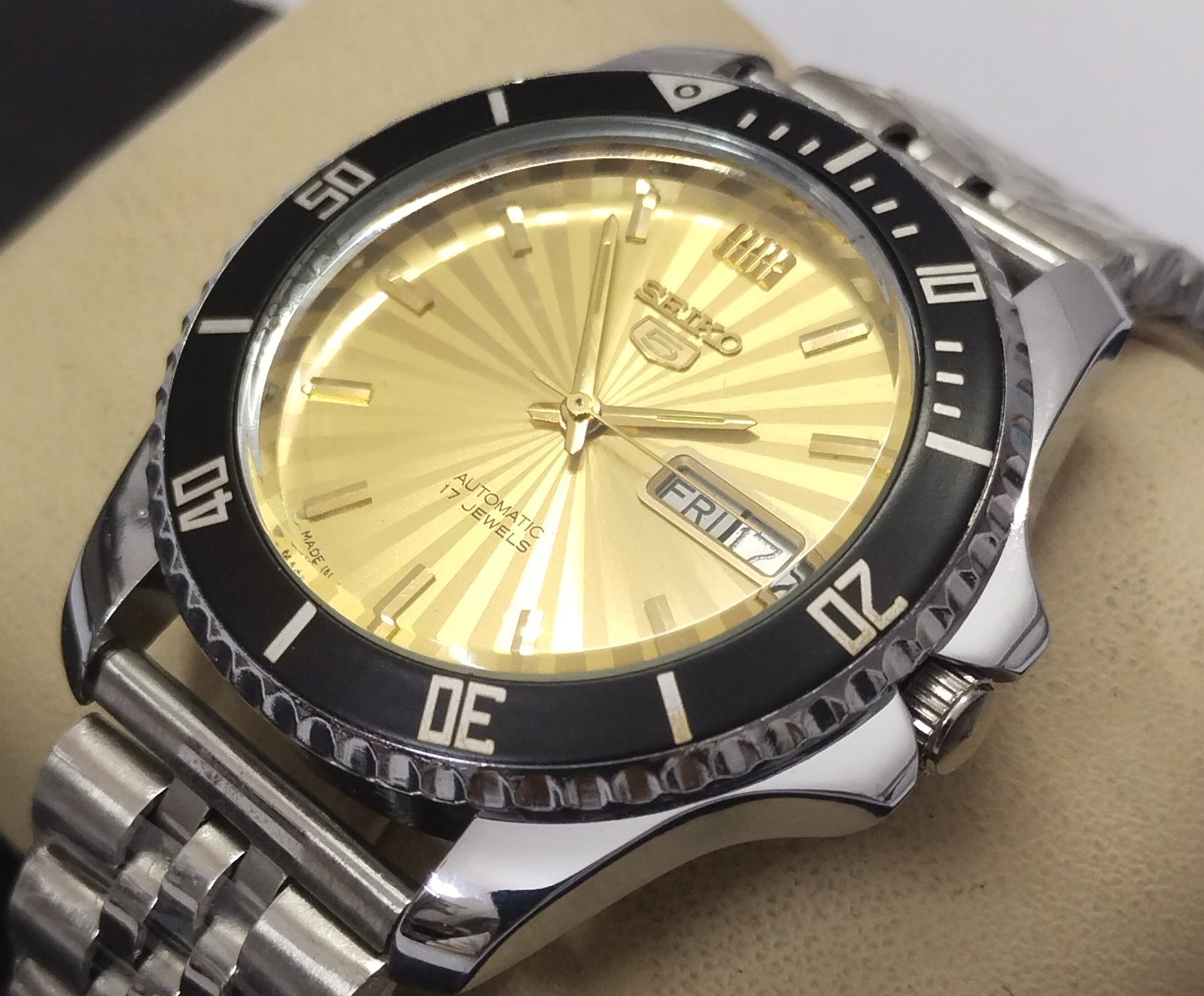 Vintage Seiko 5 Automatic Watch for Men Golden Dial Excellent Condition