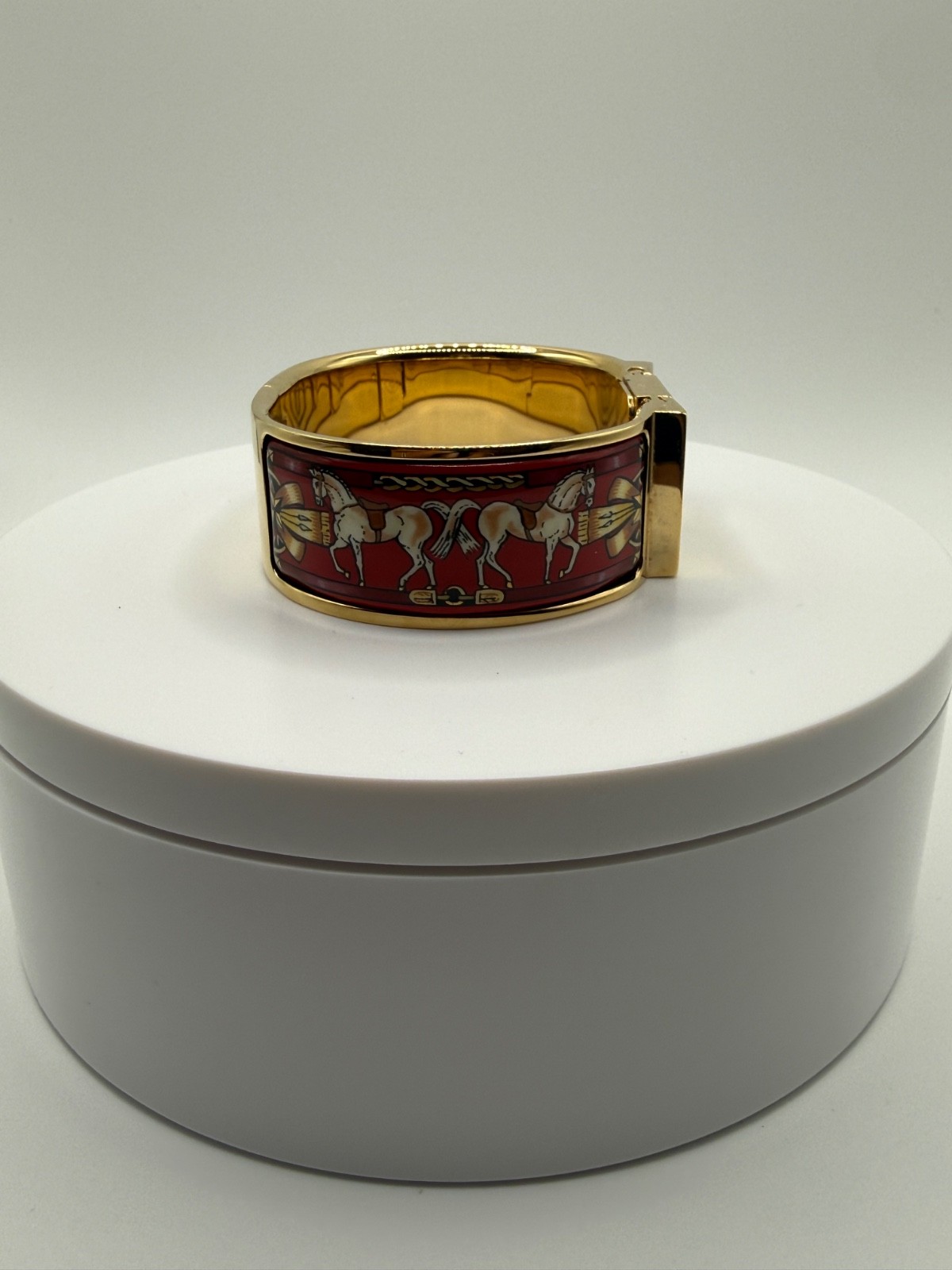 Hermès Loquet Enamel Bangle Watch Red Horse Gold Plated Swiss Quartz Working