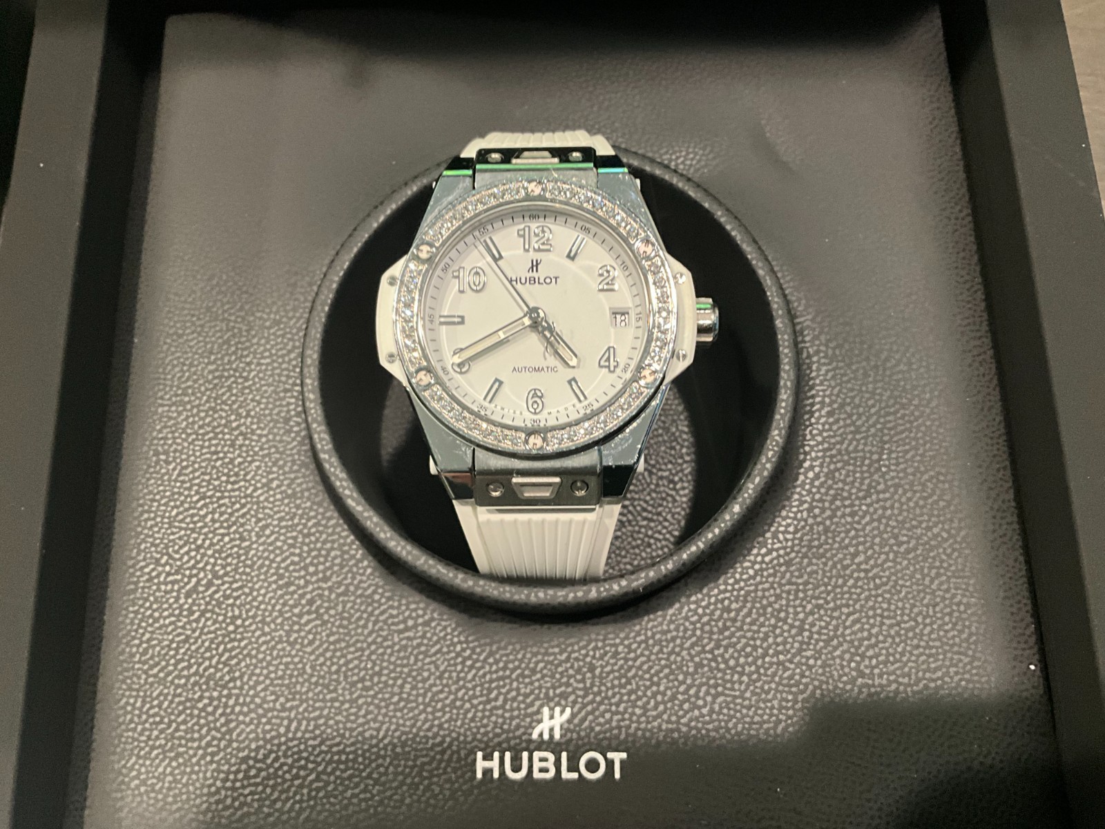 Hublot Big Bang White Unisex Adult Watch – 465.SE.2010.RW.1604
