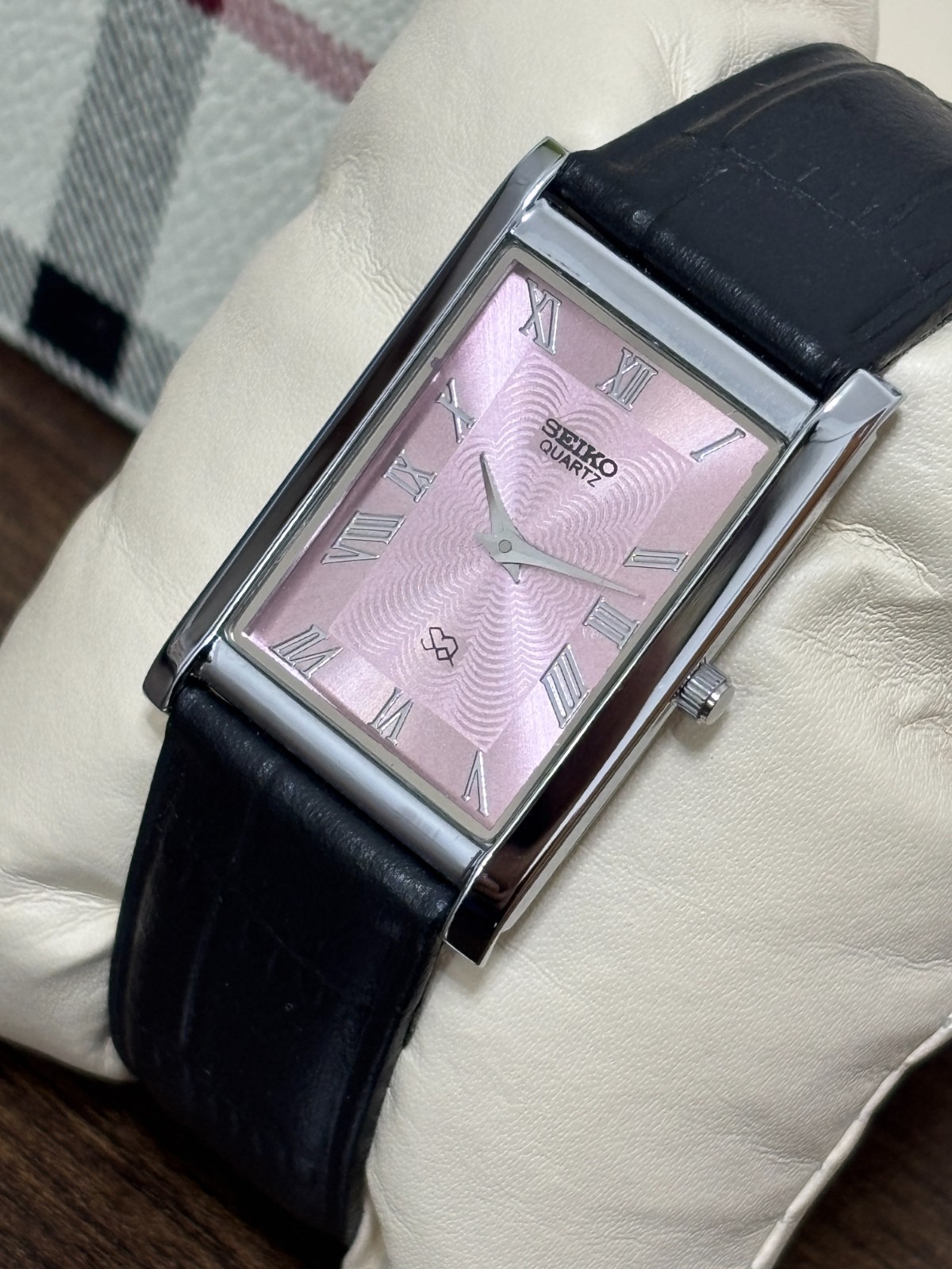 Vintage Classic Seiko Slim Men’s Leather Strap Wrist watch