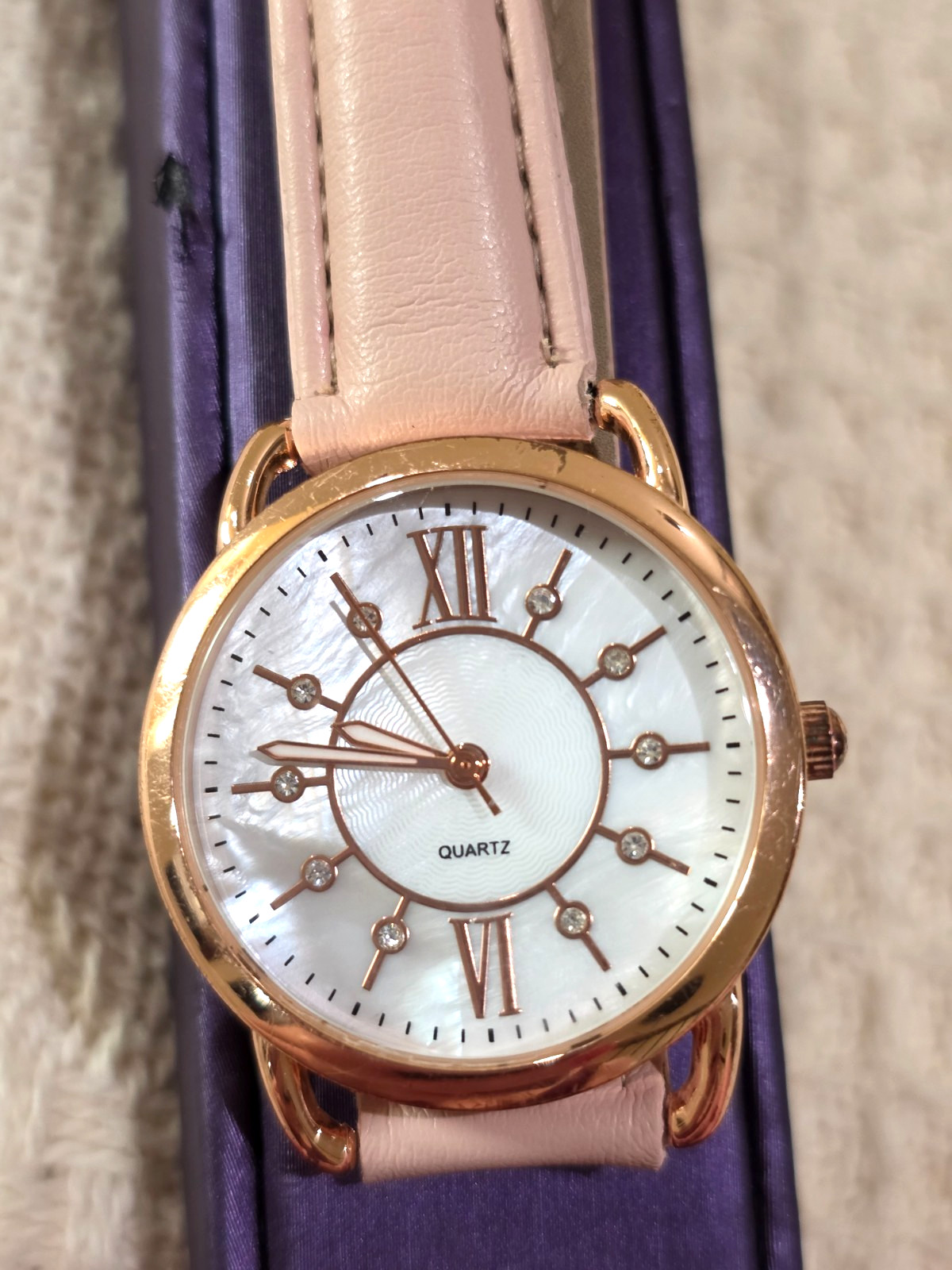 Rose Gold Bezel MOP Face Crystal Hour Marks Easy to Read Women’s Watch Runs Well