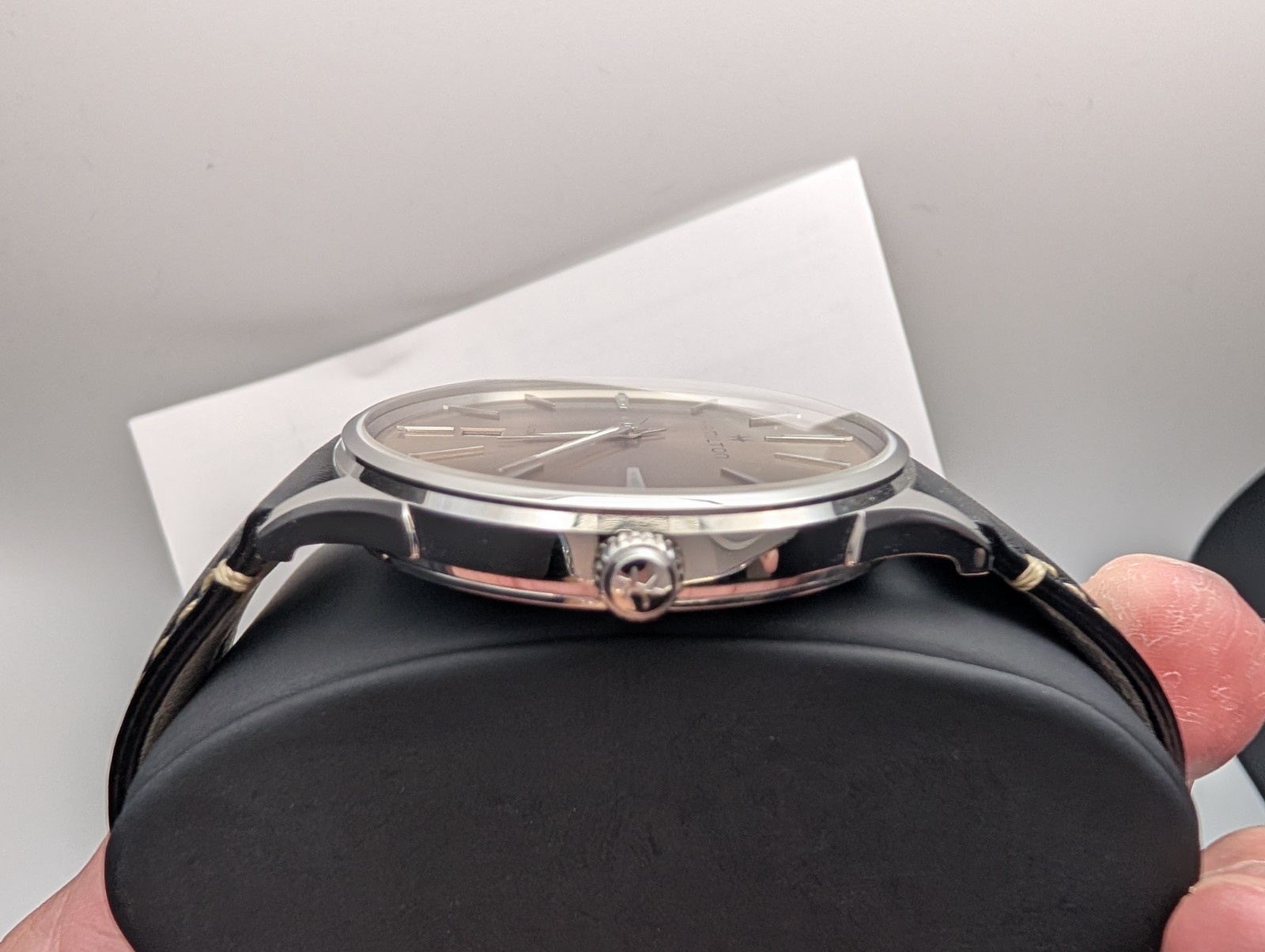 Hamilton Jazzmaster Beige Swiss Automatic Watch w/ Black Leather Strap – H385250