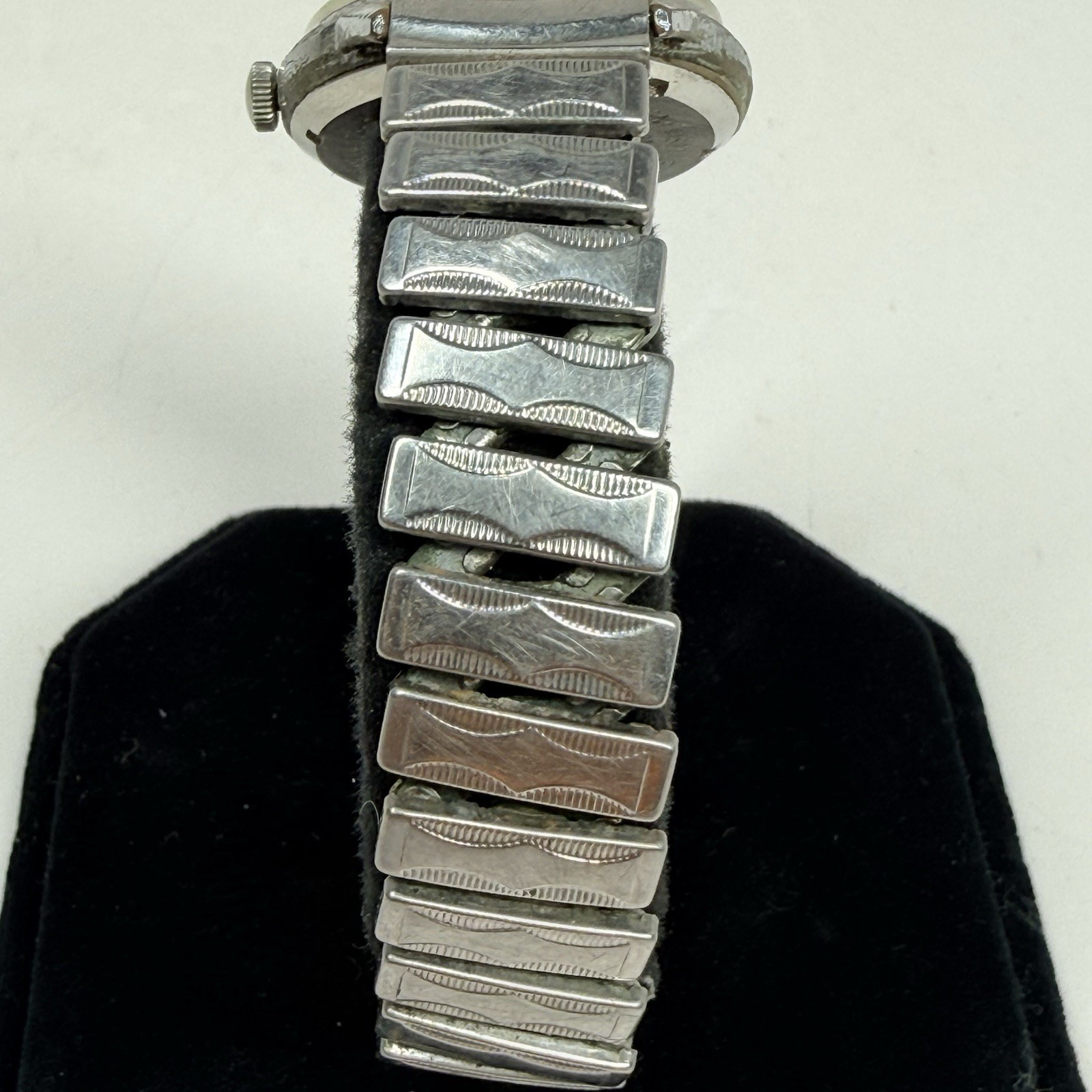Elgin Sportsman 17 Jewels Black Dial. Wrist Watch RUNS