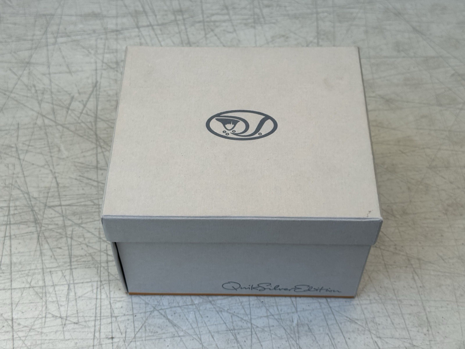Quicksilver edition LUNADA Watch M105JL 10 ATM / 100 Meters stainless steel