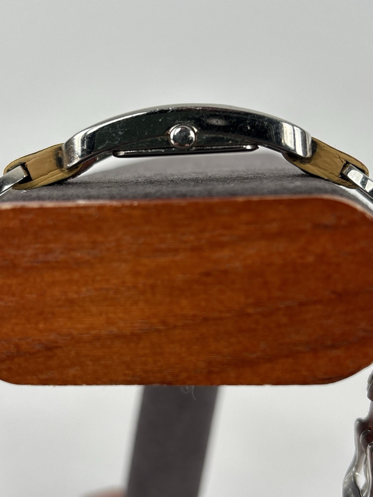 Fossil F2 ES-9634 18mm Silver Tone Quartz Watch w/Leather Band & New Battery