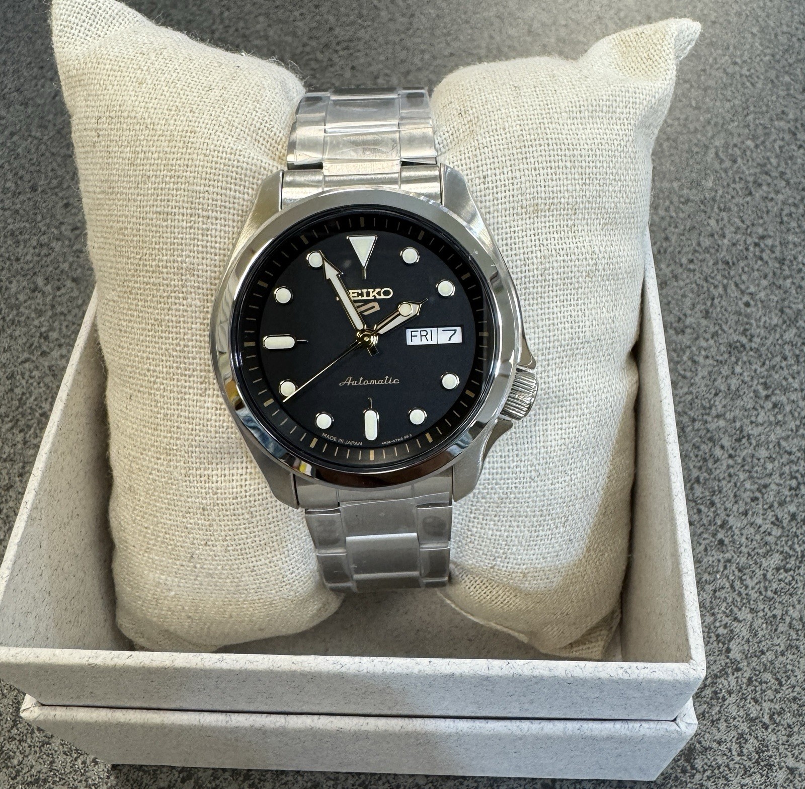 Seiko 5 Sports Men’s Automatic Steel Band Day-date Watch SRPE57 Made In Japan