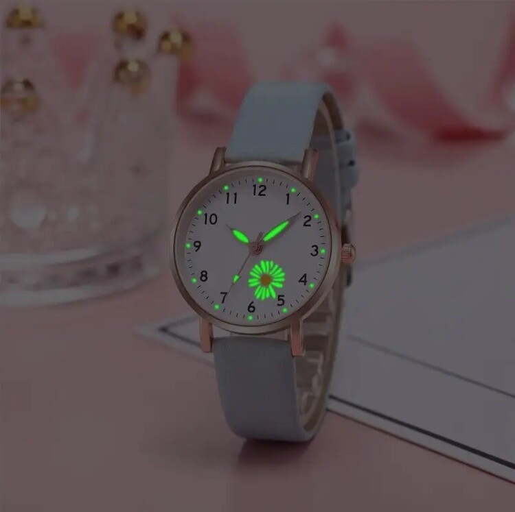 1pcs Fashion Daisy Flowers Leather Band Watches for Women Casual Analog Quartz W