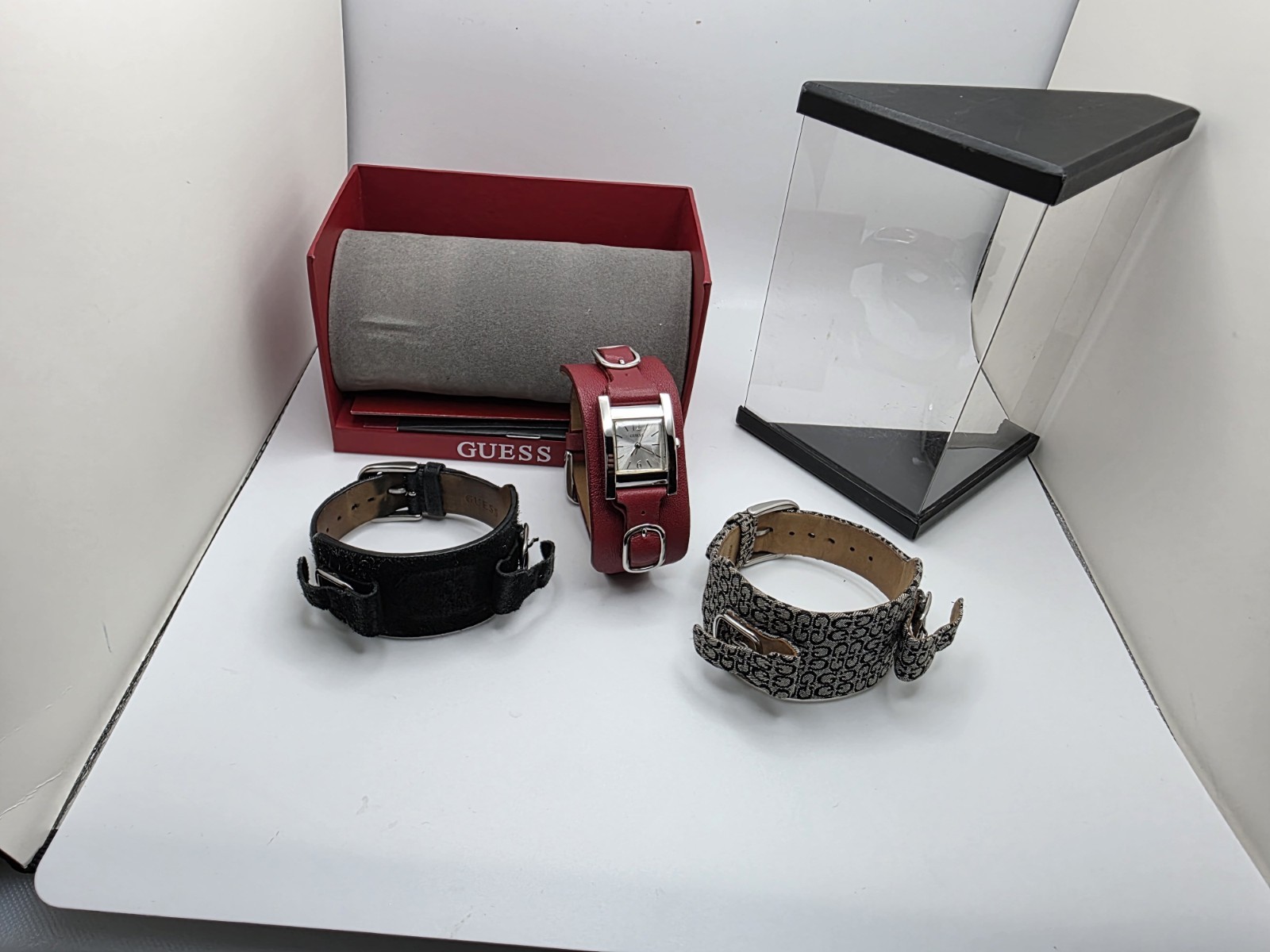 Guess Women’s Cuff Watch Gift Set 3 Interchangeable Bands Brand New With Case