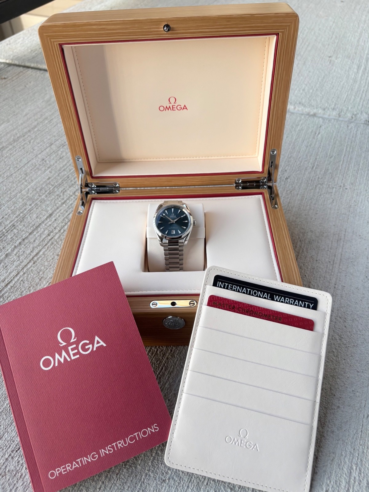 OMEGA Seamaster Aqua Terra “Shades” Blue – Warranty to 2028 + 2 Extra Straps