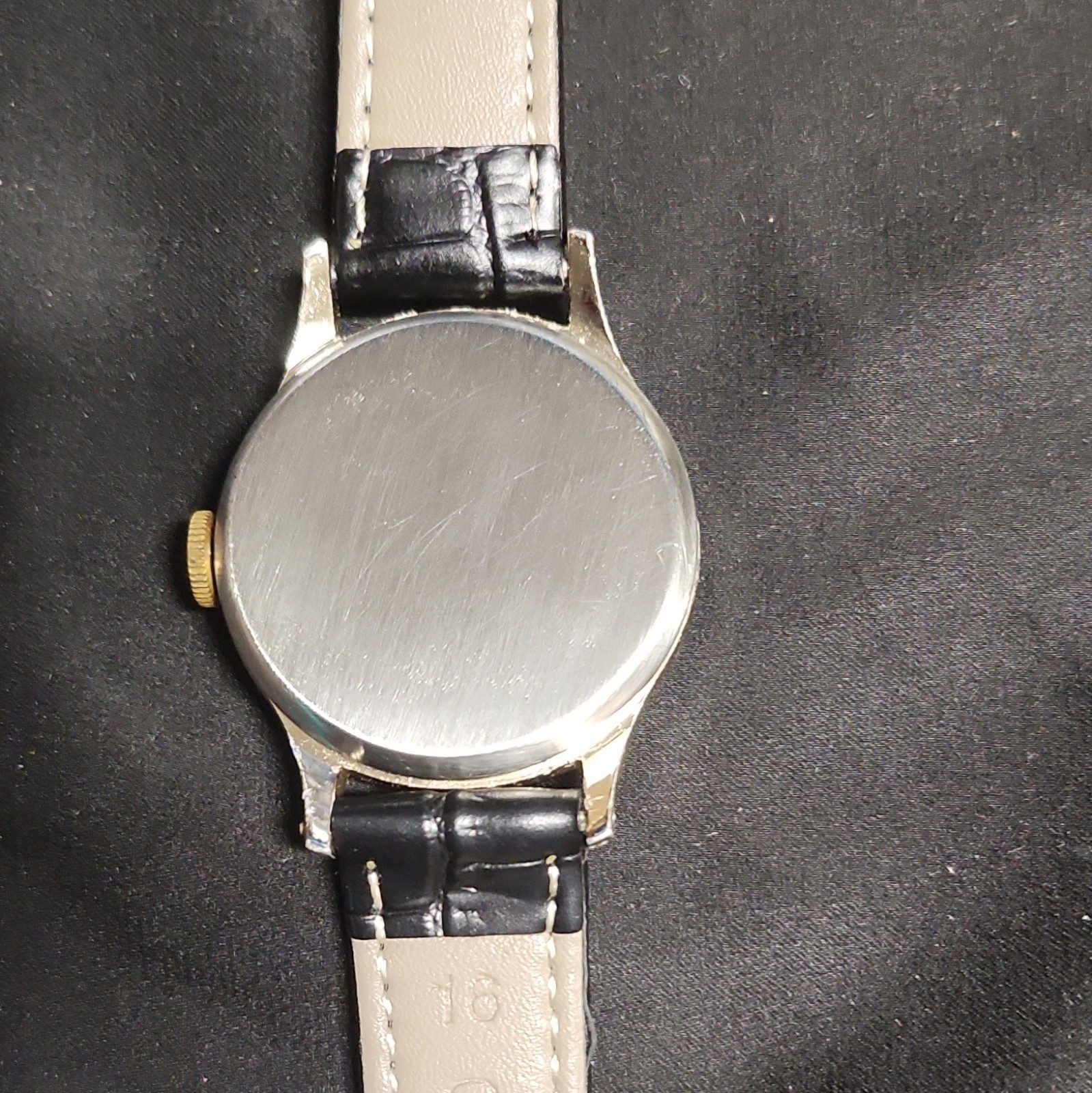 Ingersoll Triumph Hand Wind Analog White/Black Dial Silver SS Case Black Leather