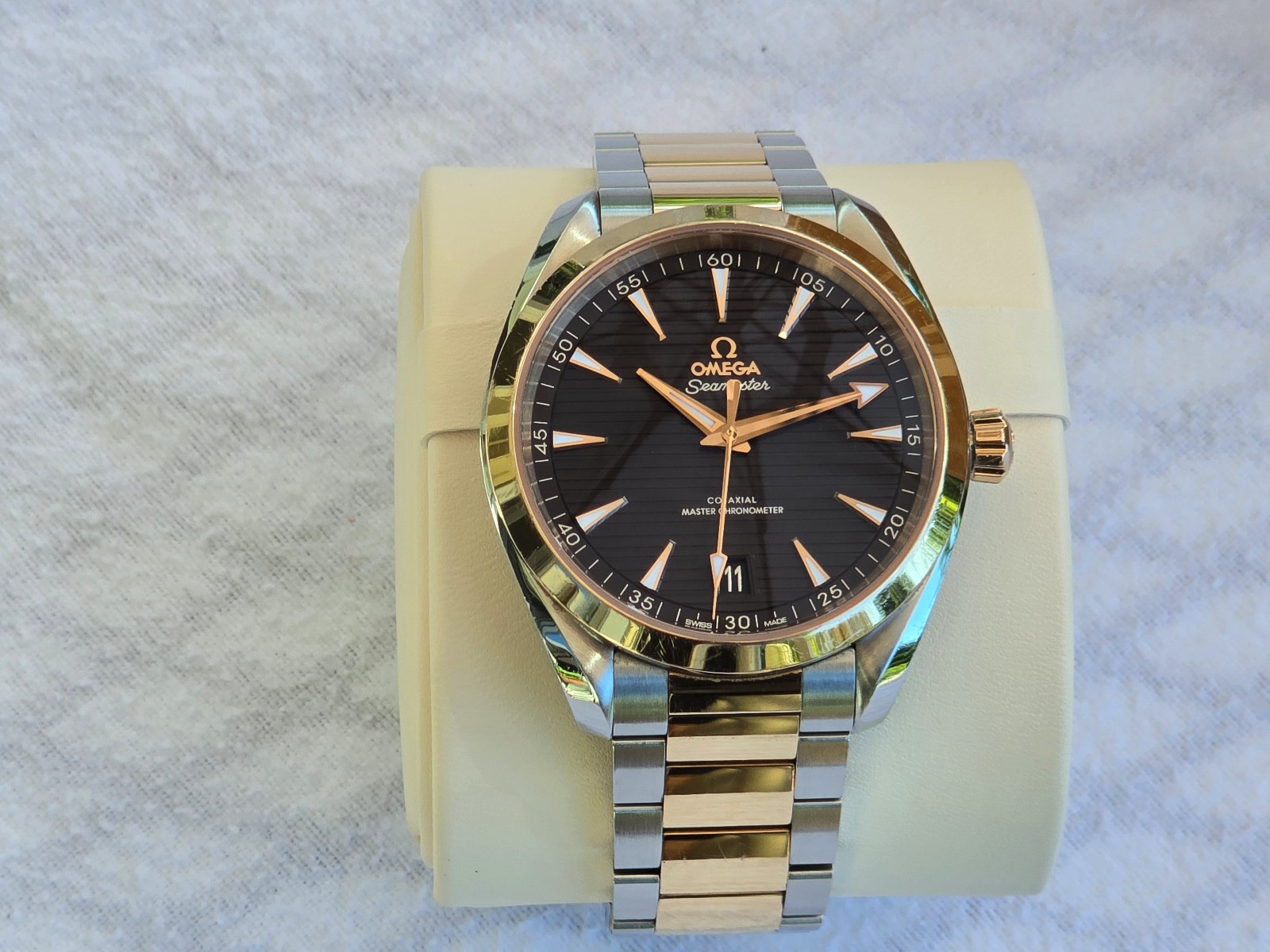 Omega Seamaster Aqua Terra 41mm Sedna Gold Steel Grey Dial 220.20.41.21.06.001