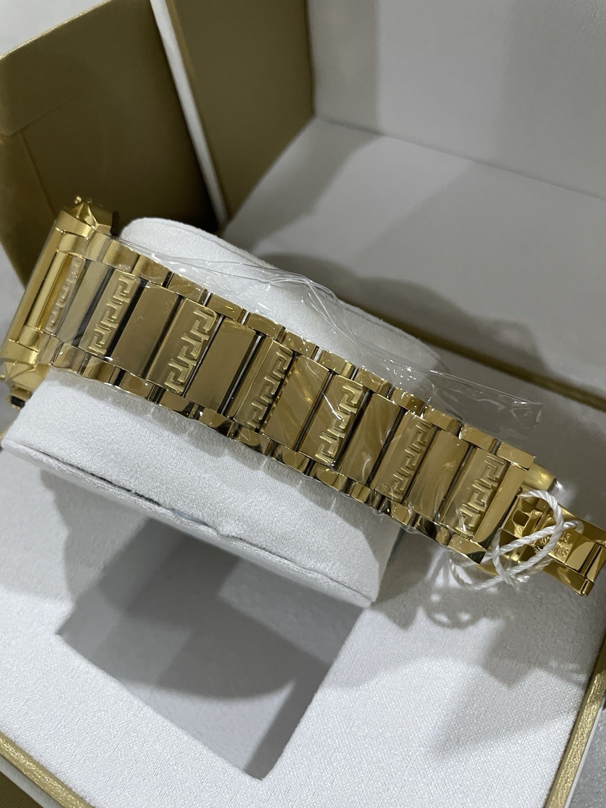 Versace Dominus VE6H00523 Chronograph Dial Black, Gold Tone Men Watch NEW