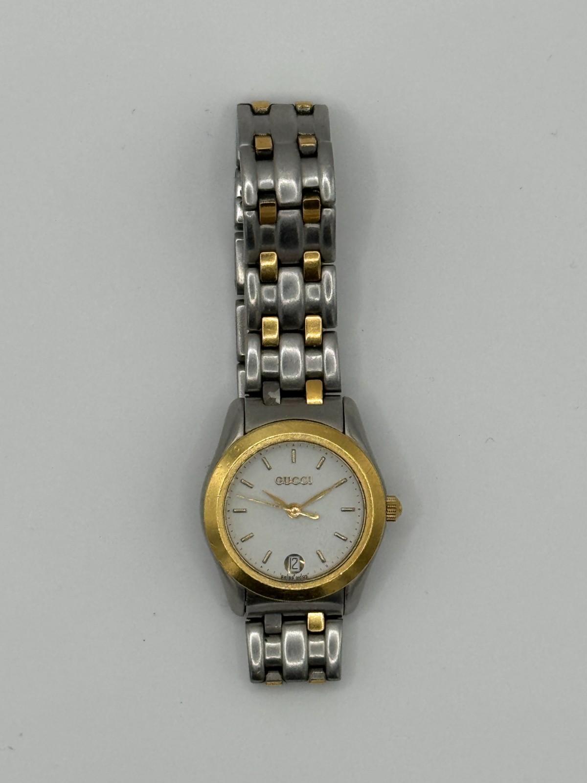 Gucci Authentic Women’s Watch – 2-Tone Colour – Silver/Gold – Date Display